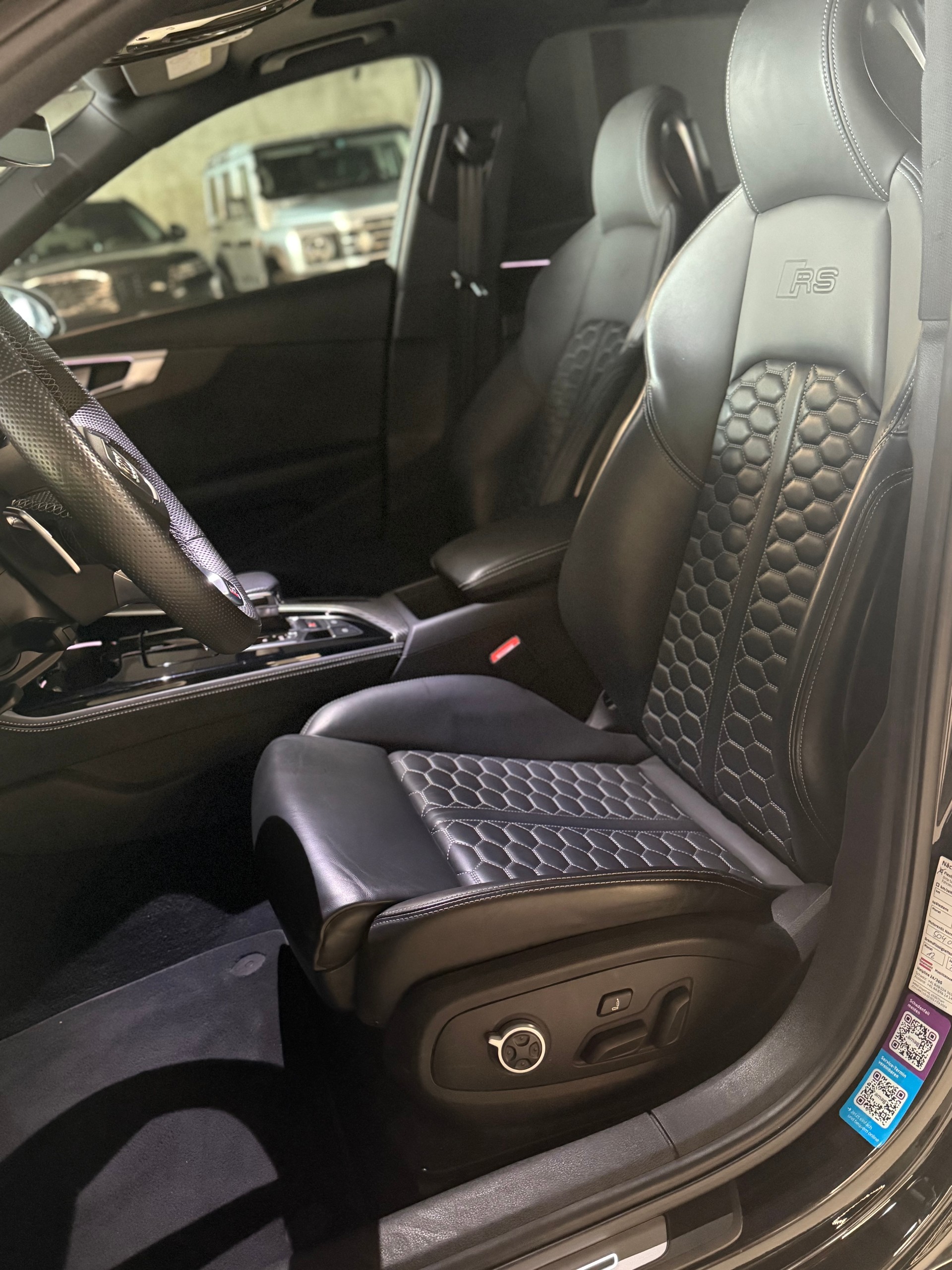 AUDI RS4 Avant quattro tiptronic-image-8