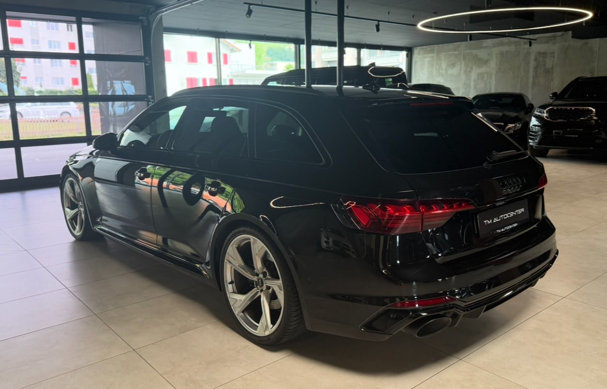 AUDI RS4 Avant quattro tiptronic-image-3