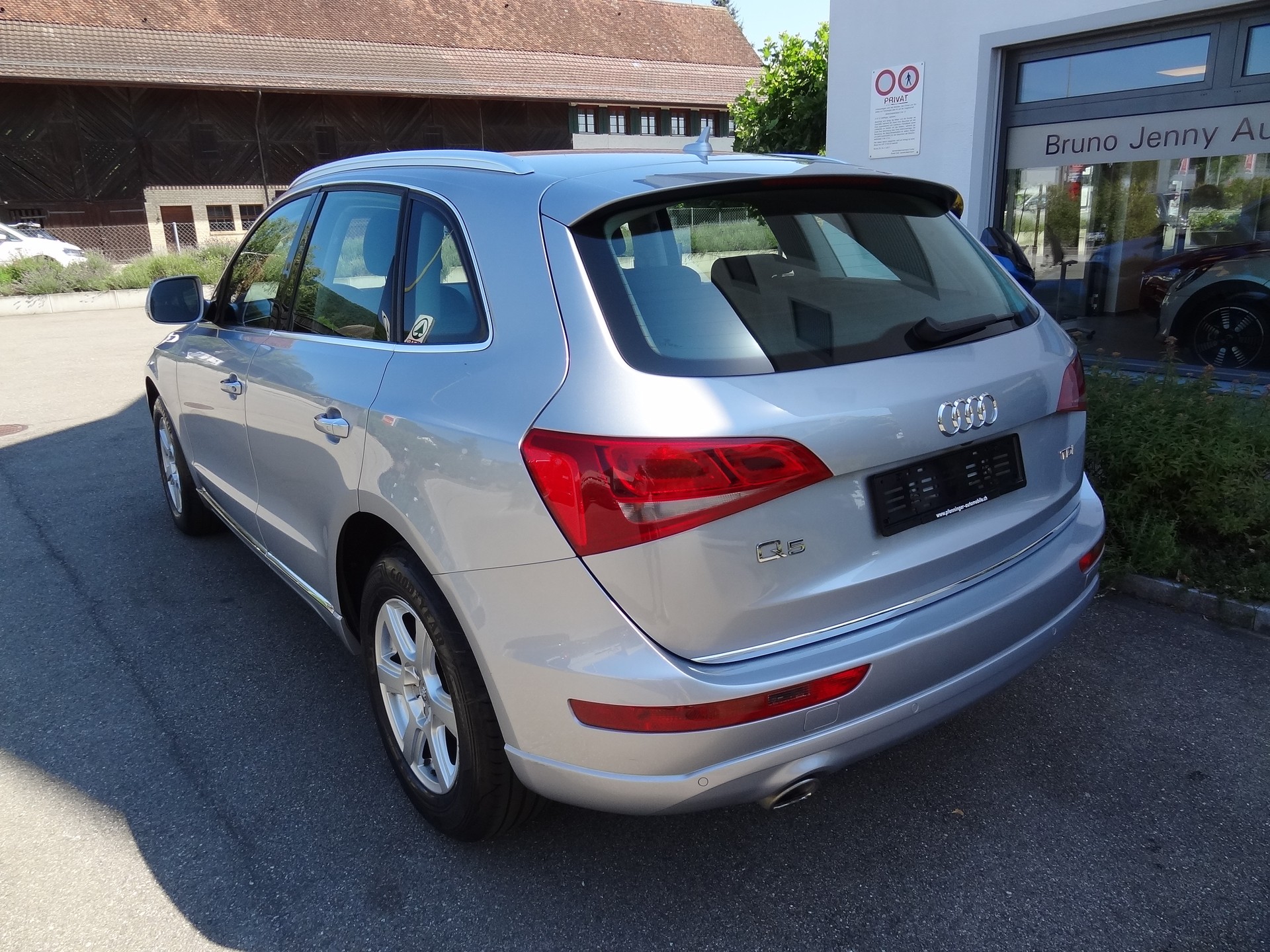 AUDI Q5 2.0 TDI S-tronic-showroom-element-2