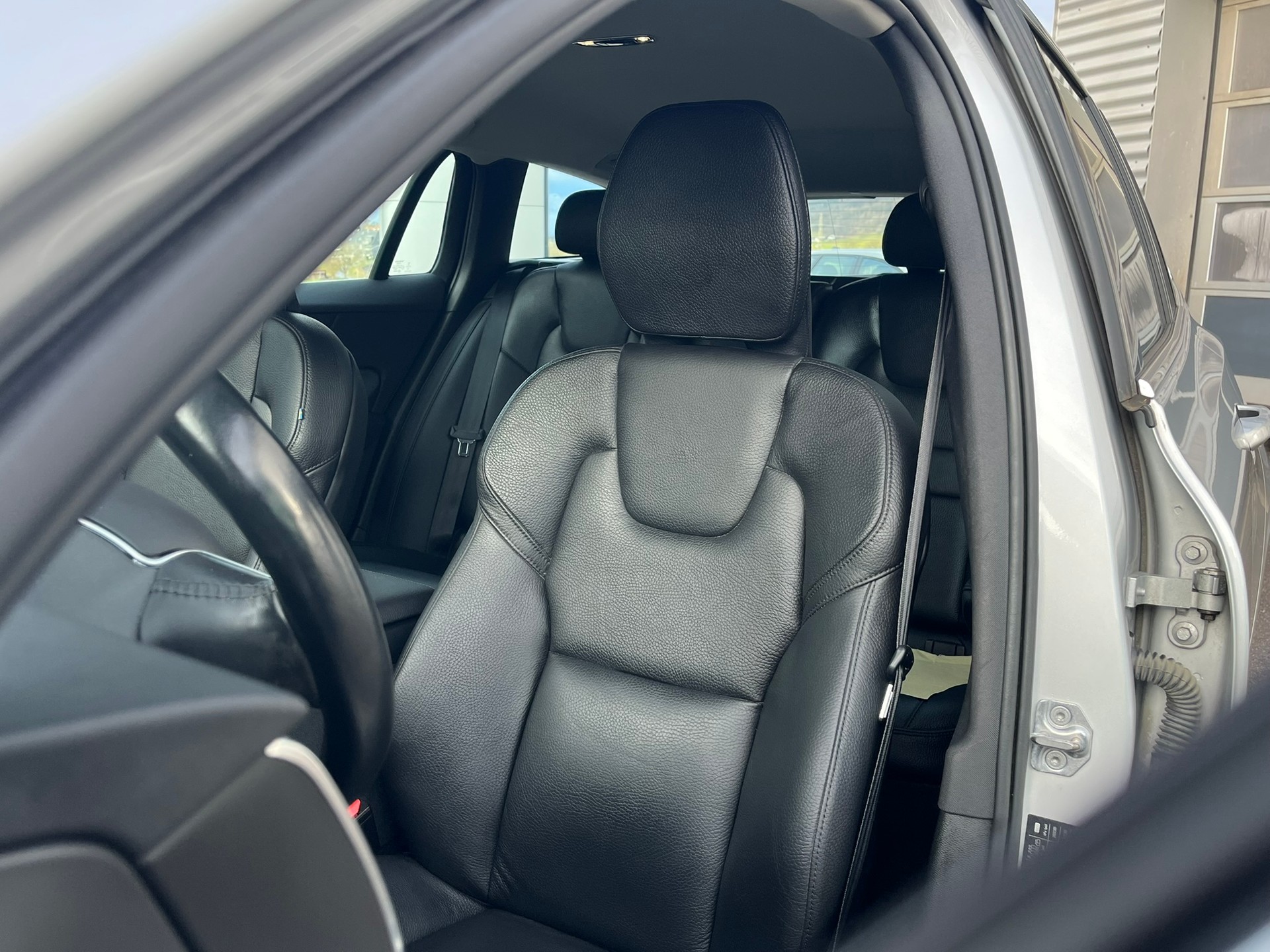 VOLVO V60 2.0 B4 Inscription-showroom-element-3