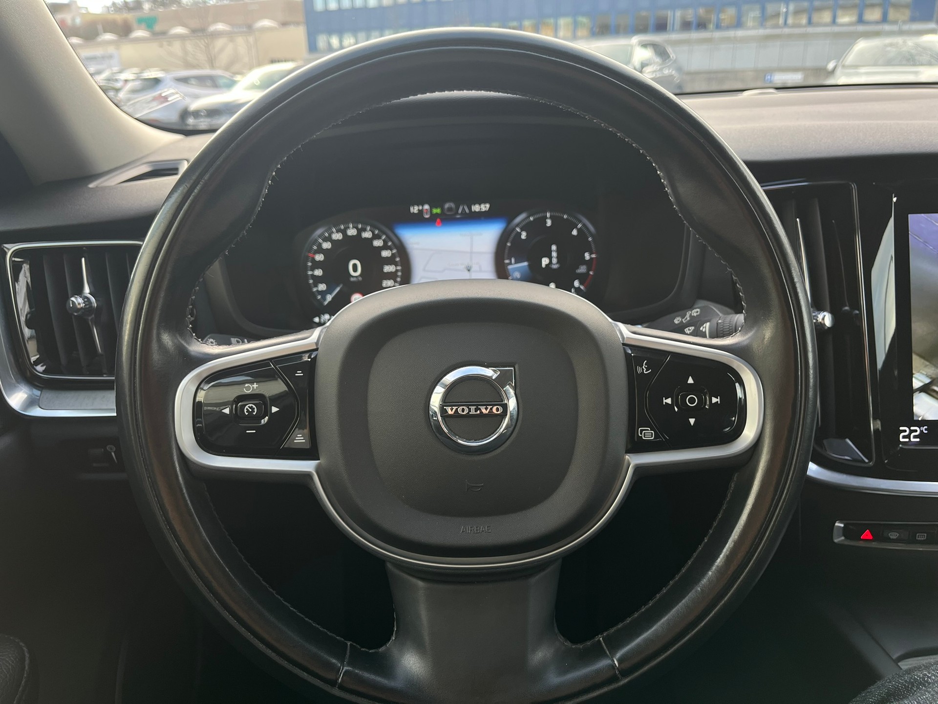 VOLVO V60 2.0 B4 Inscription-image-15