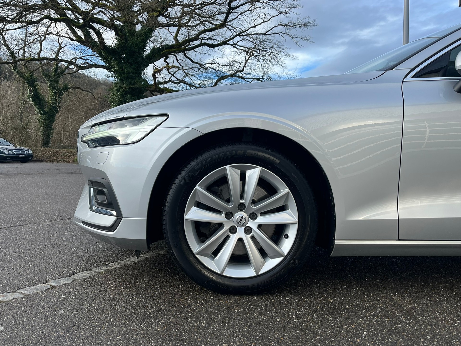VOLVO V60 2.0 B4 Inscription-showroom-element-1