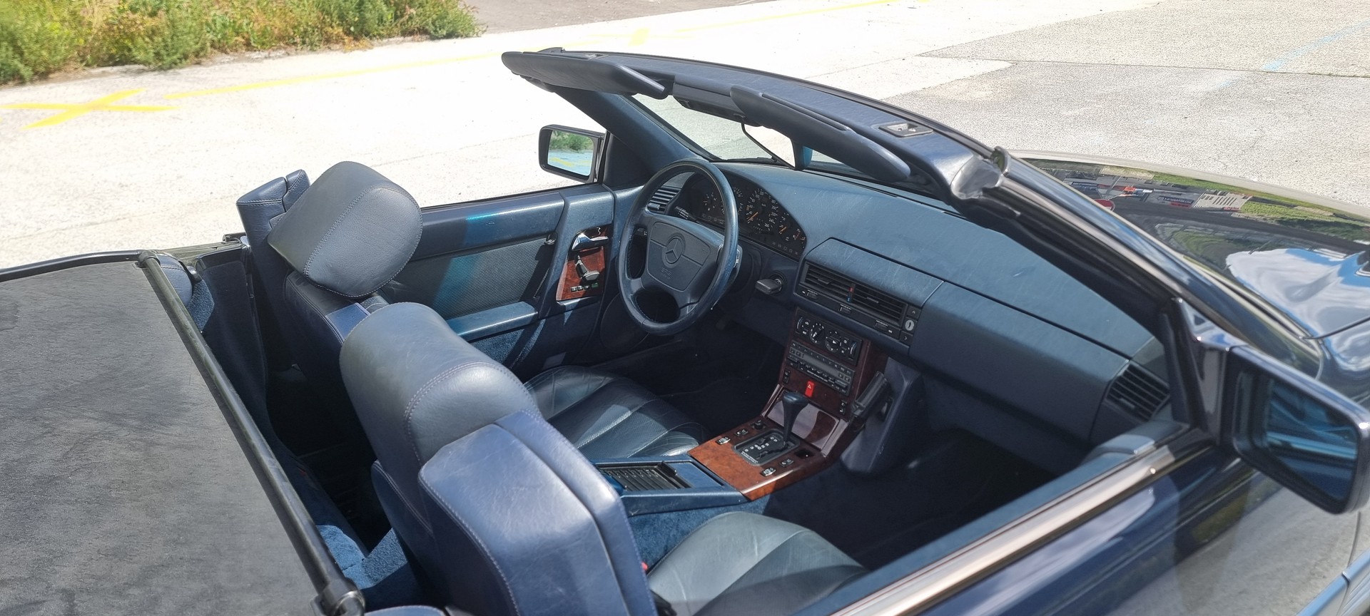 MERCEDES-BENZ SL 300-image-5