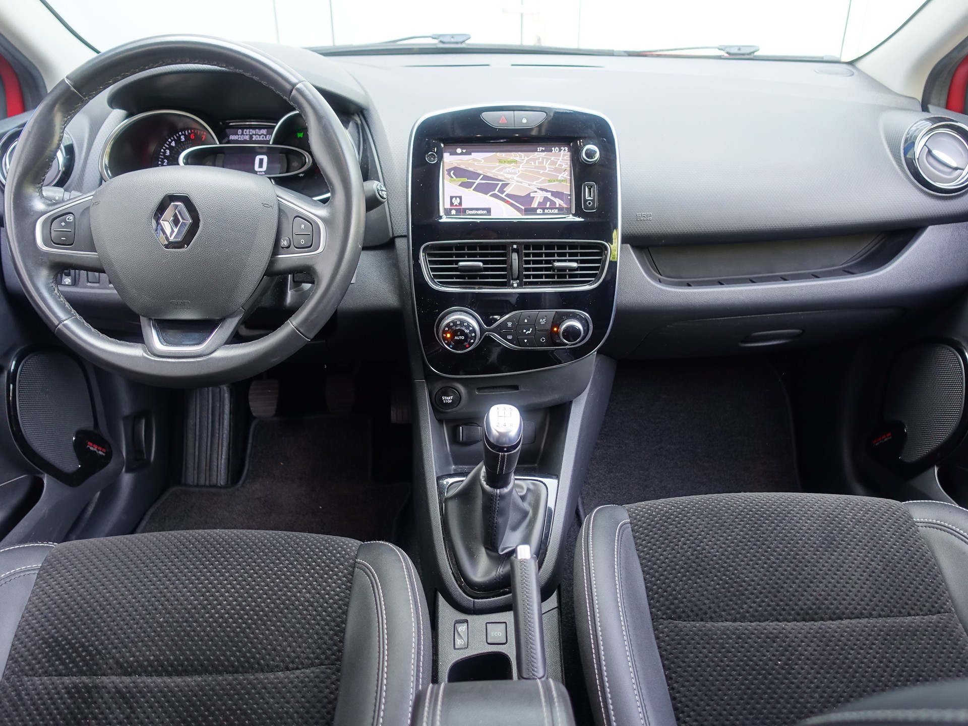 RENAULT Clio Grandtour 0.9 12V Intens-image-10