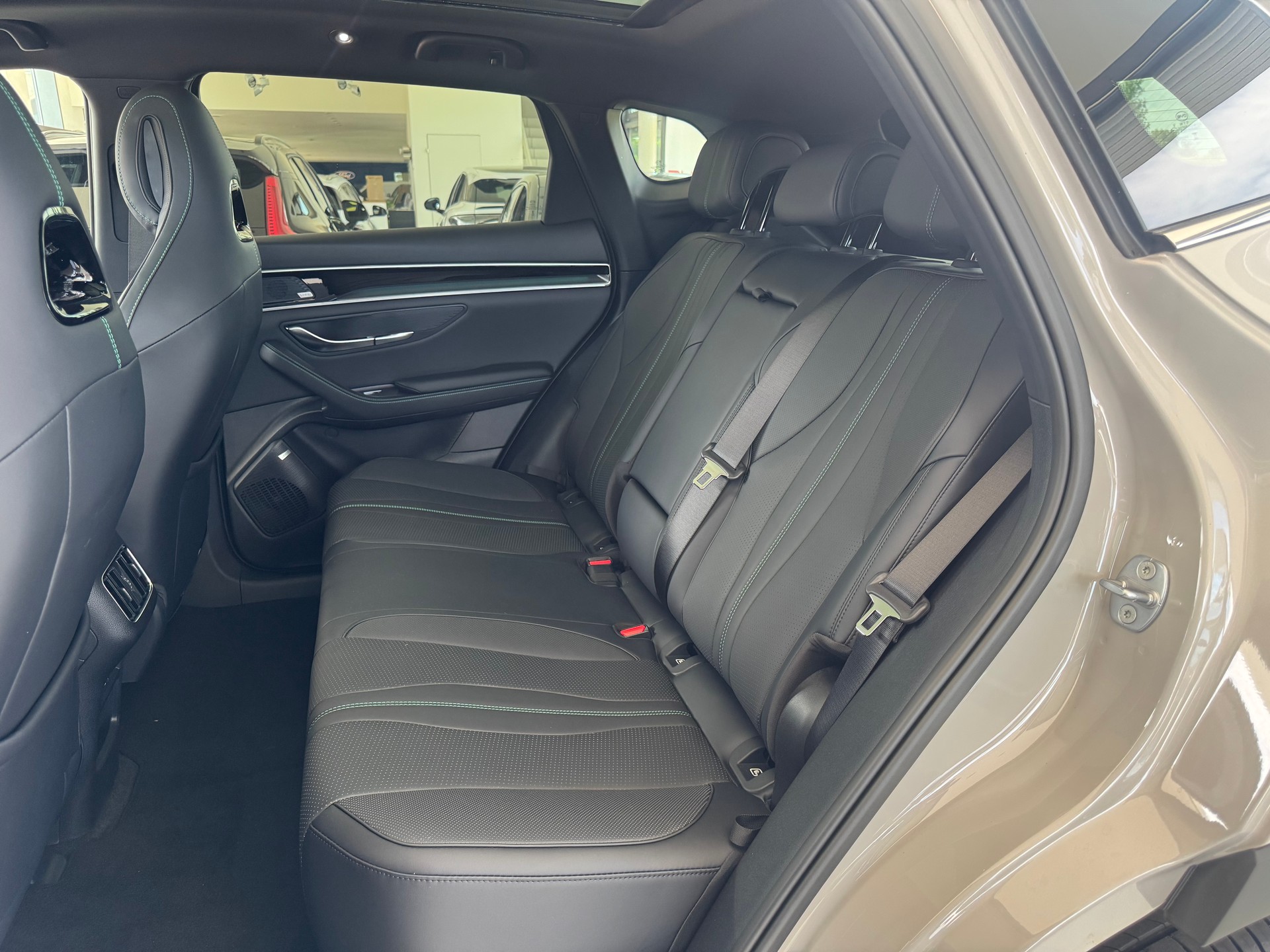 BYD Seal U DM-i Design AWD-image-24