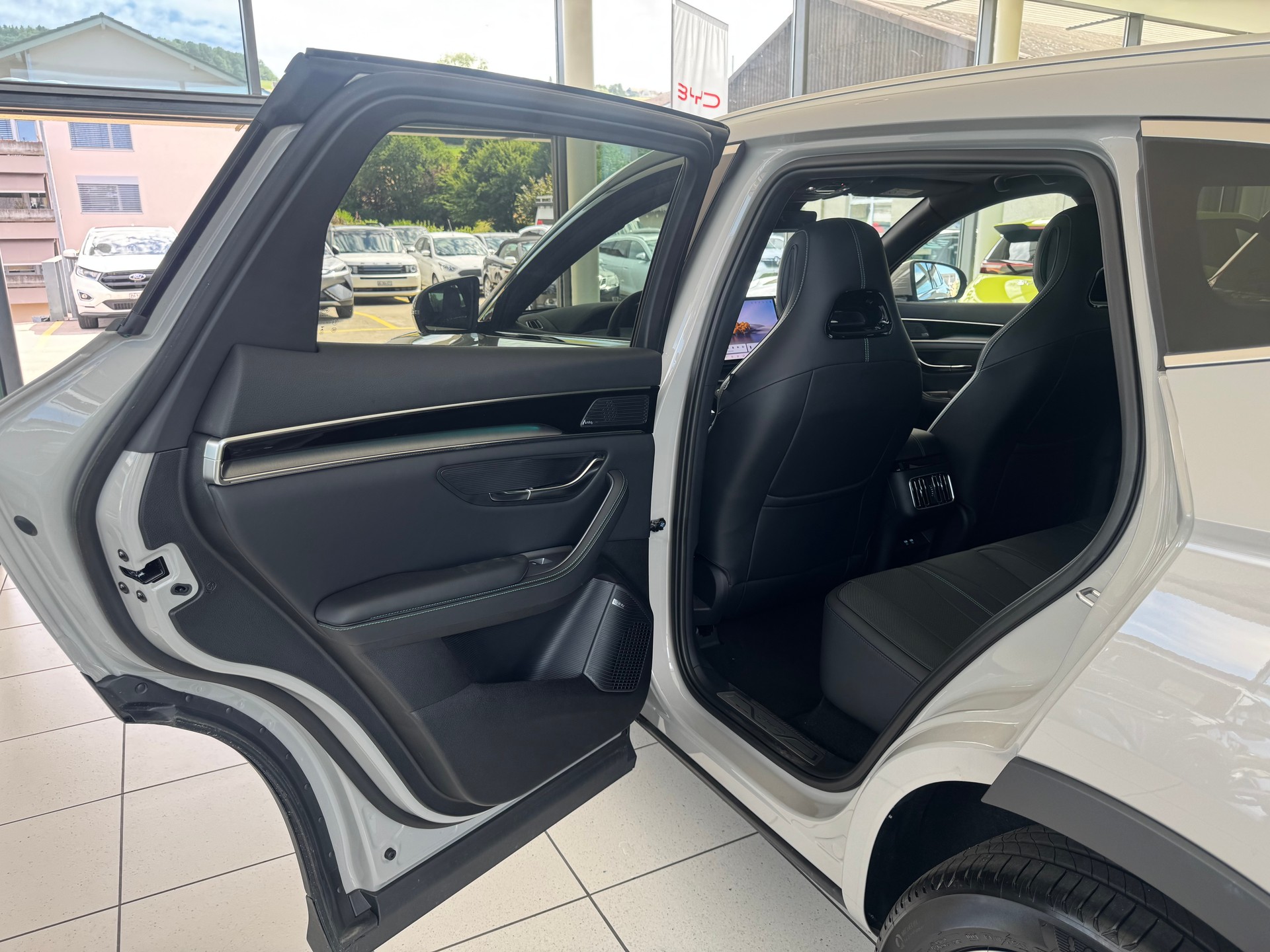 BYD Seal U DM-i Design AWD-image-23