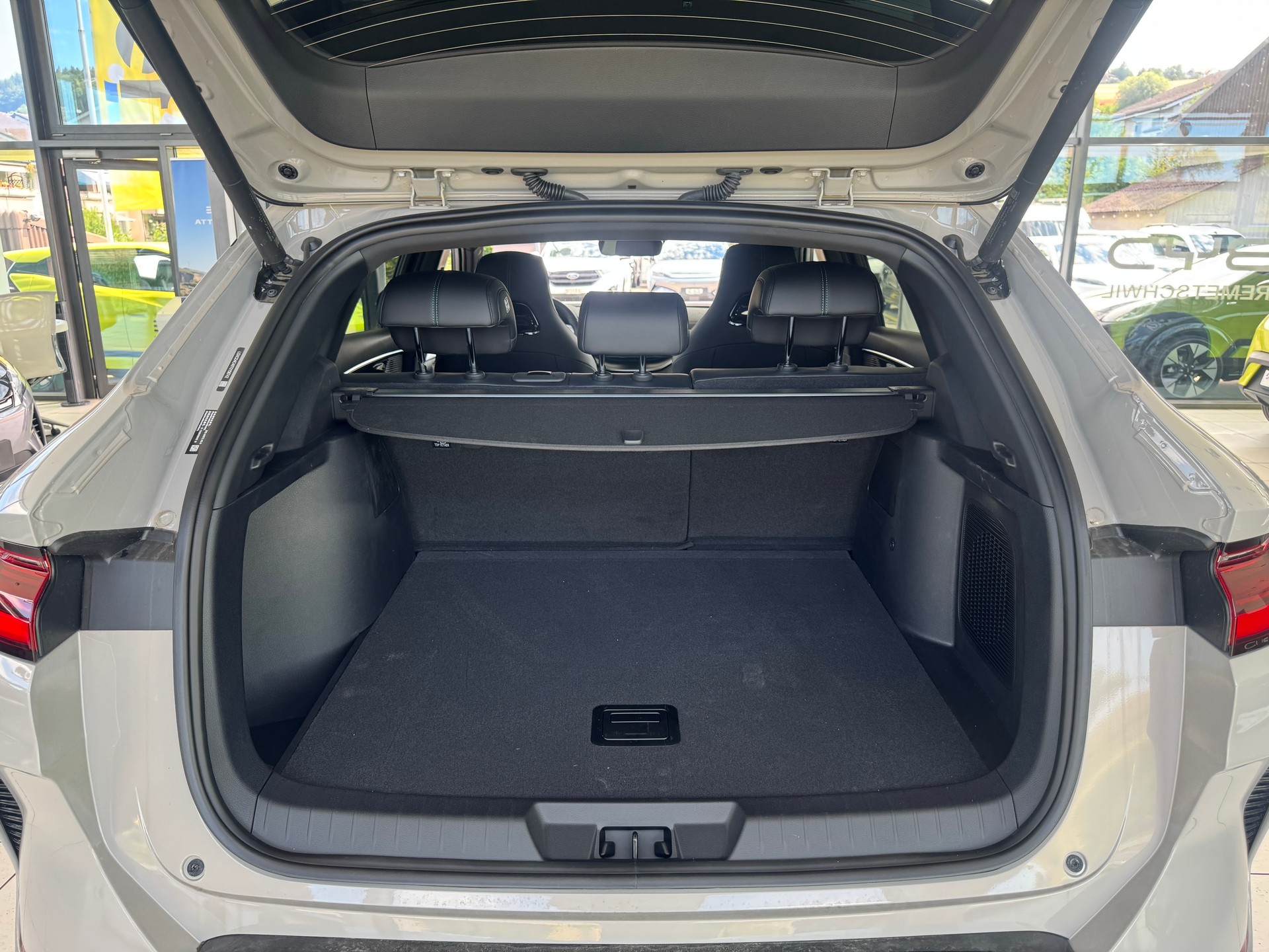 BYD Seal U DM-i Design AWD-image-25