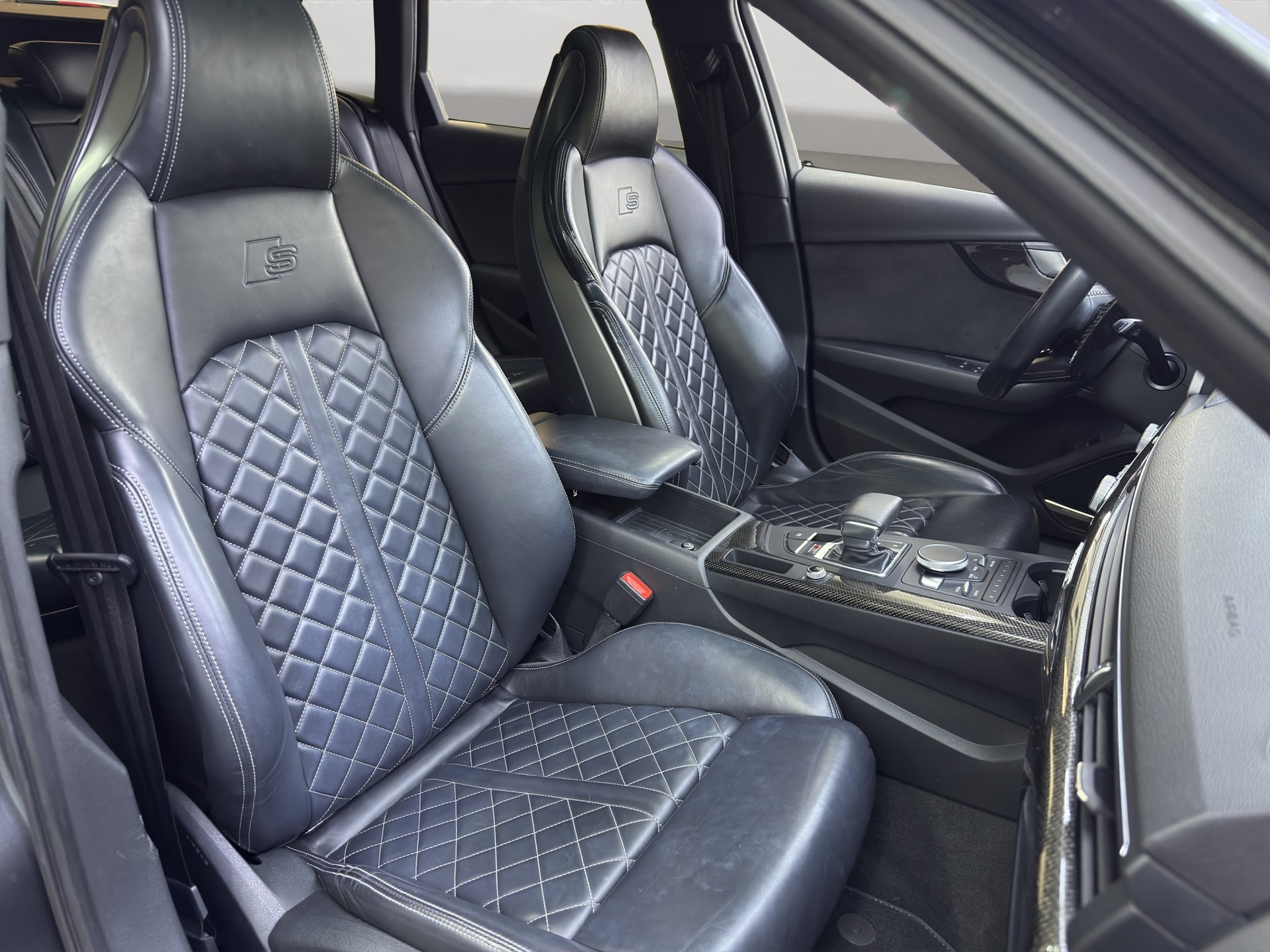 AUDI S4 Avant 3.0 TFSI quattro tiptronic-image-14