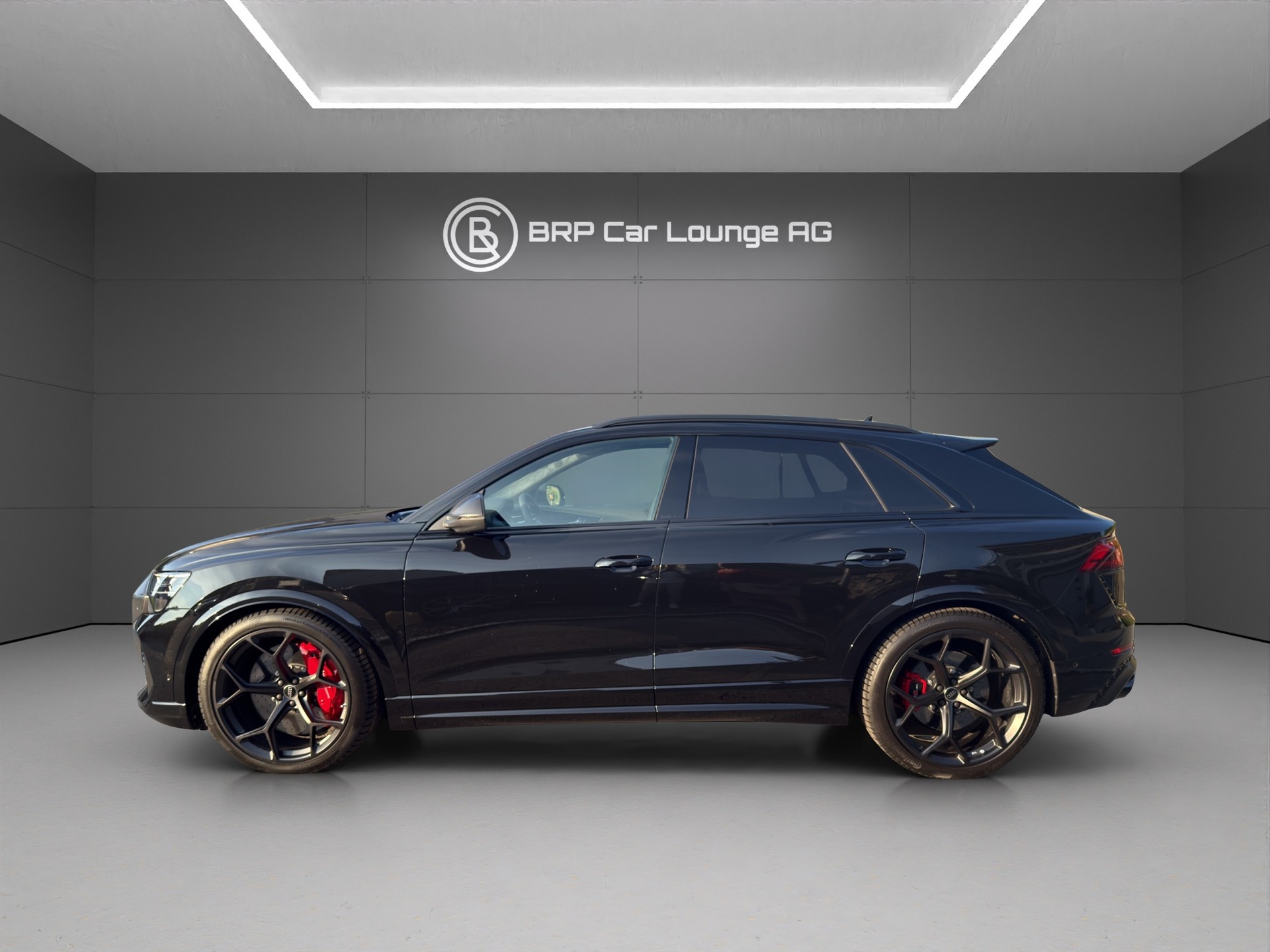 AUDI RSQ8 performance quattro-showroom-element-1
