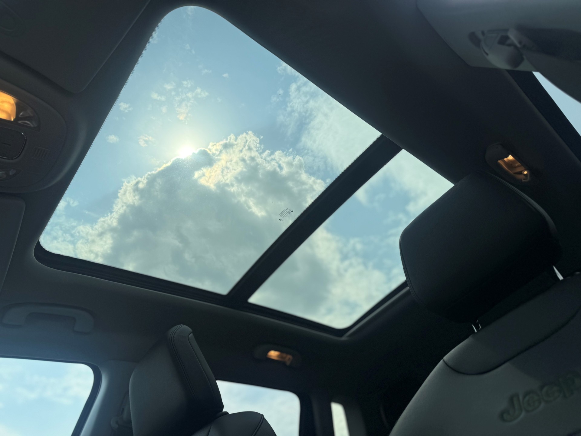JEEP Compass 1.3 T PHEV North Star Sky AWD-showroom-element-3