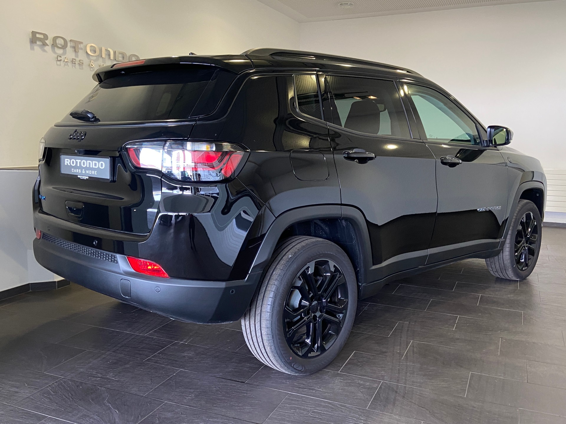 JEEP Compass 1.3 T PHEV North Star Sky AWD-showroom-element-1