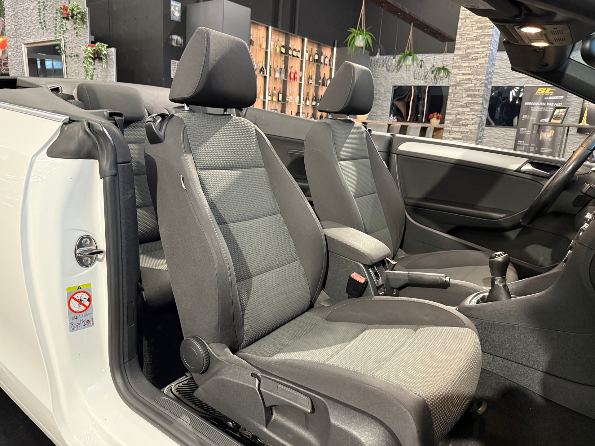 VW Golf Cabrio 1.2 TSI BlueMotion Technology-image-13
