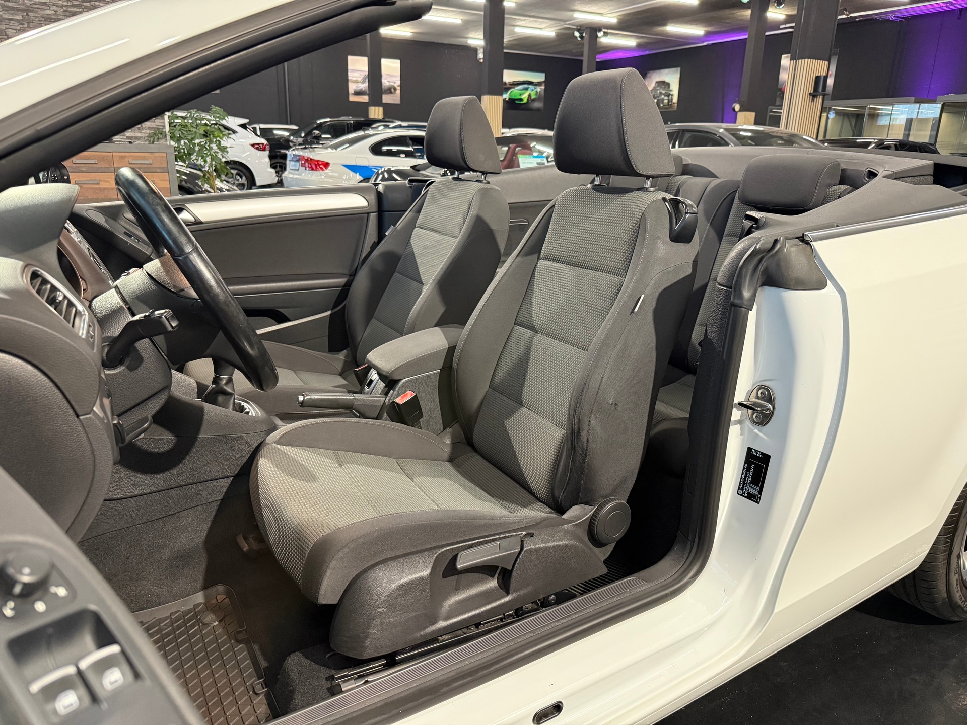 VW Golf Cabrio 1.2 TSI BlueMotion Technology-image-11