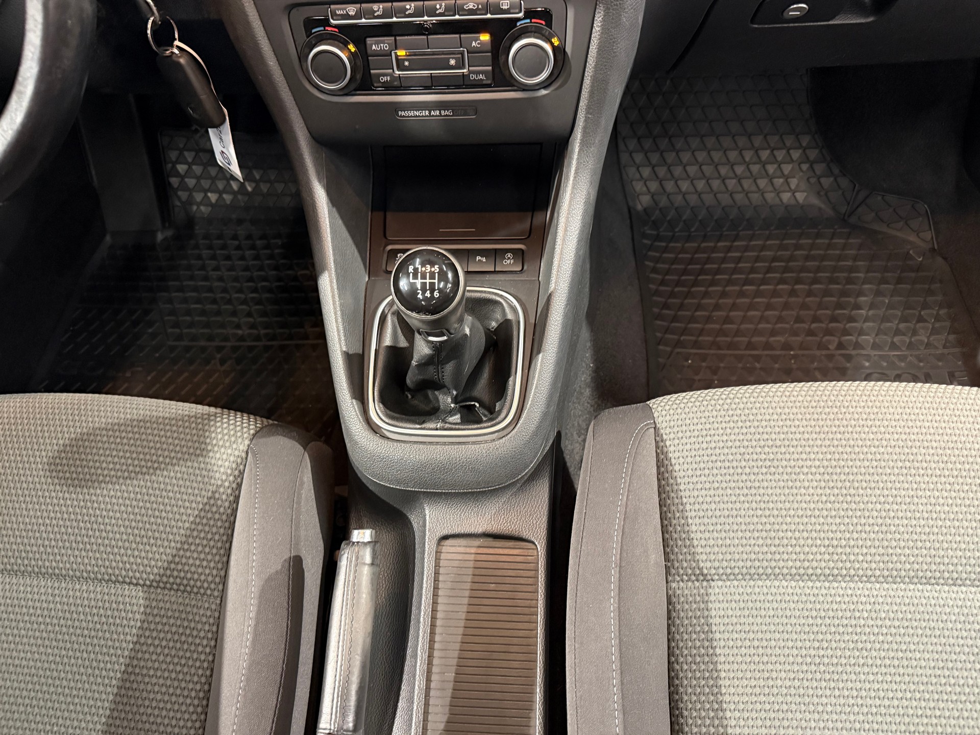 VW Golf Cabrio 1.2 TSI BlueMotion Technology-image-16