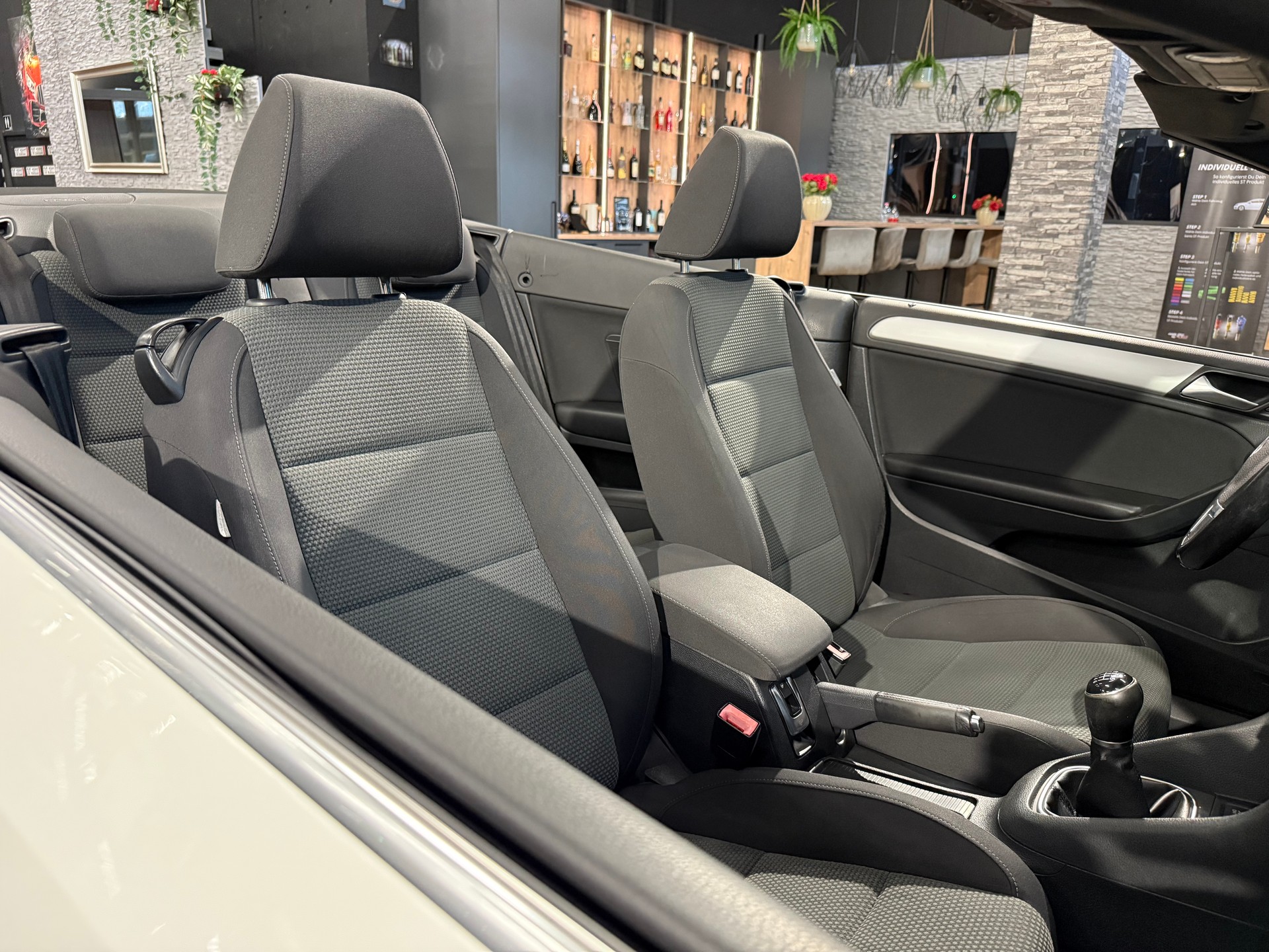 VW Golf Cabrio 1.2 TSI BlueMotion Technology-image-12