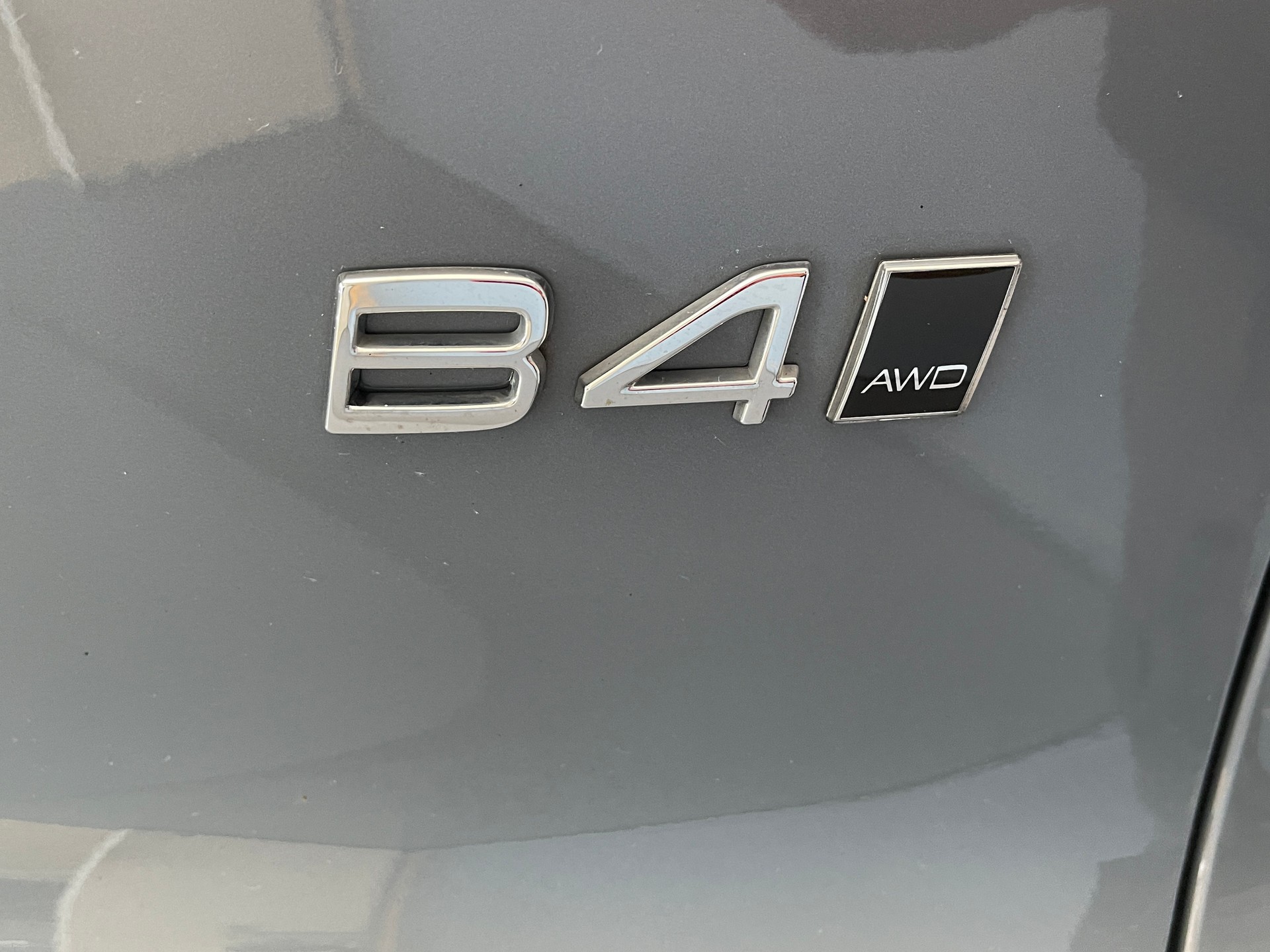 VOLVO XC40 2.0 B4 MH Momentum AWD-image-6