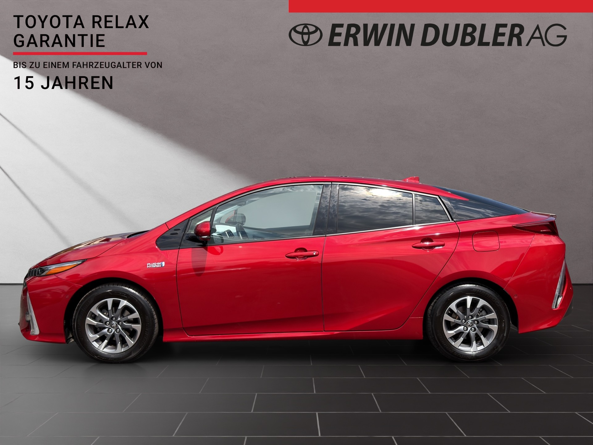 TOYOTA Prius 1.8 VVTi HSD Plug-In Premium-showroom-element-1
