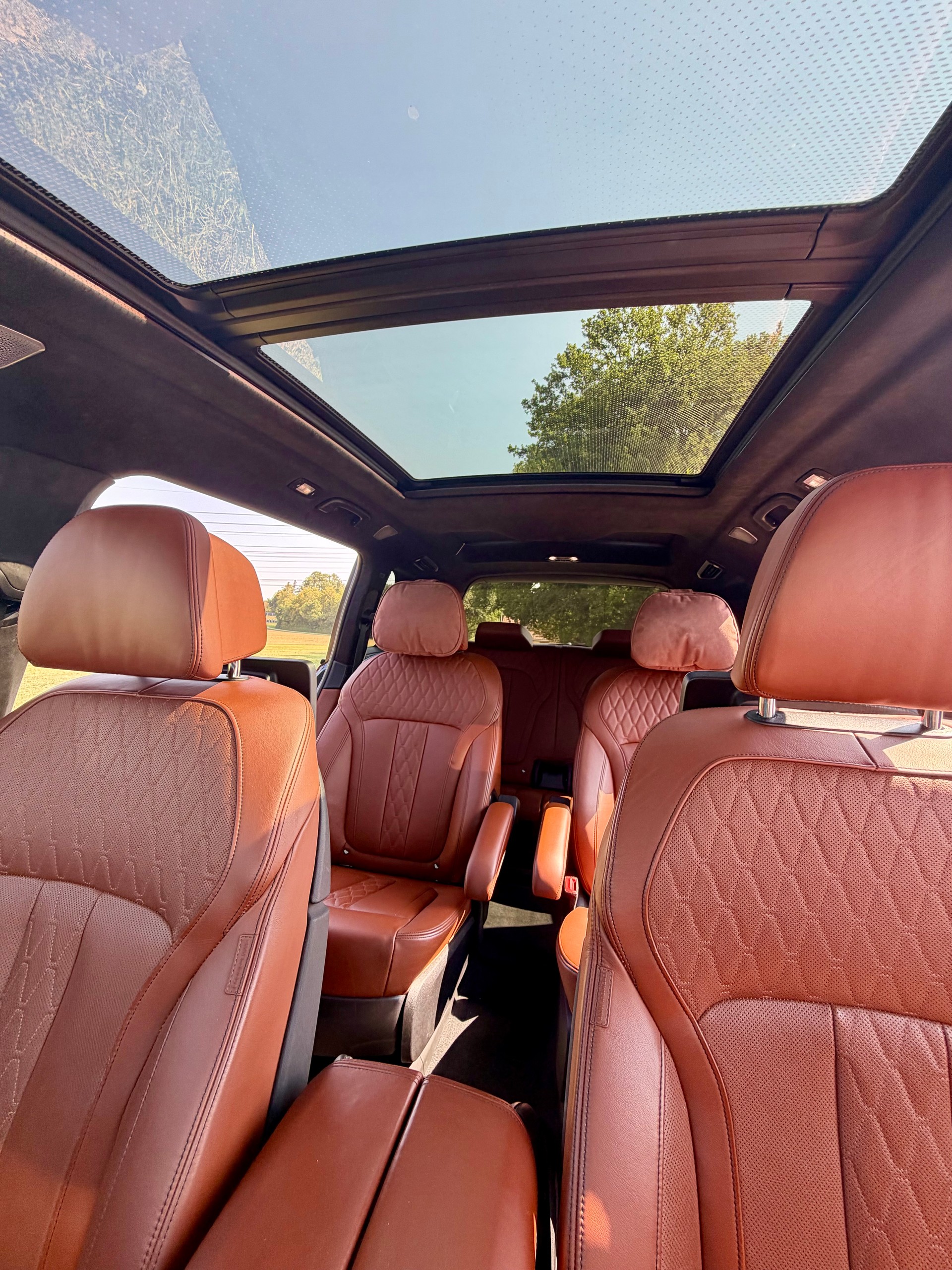 BMW X7 M50d-image-12