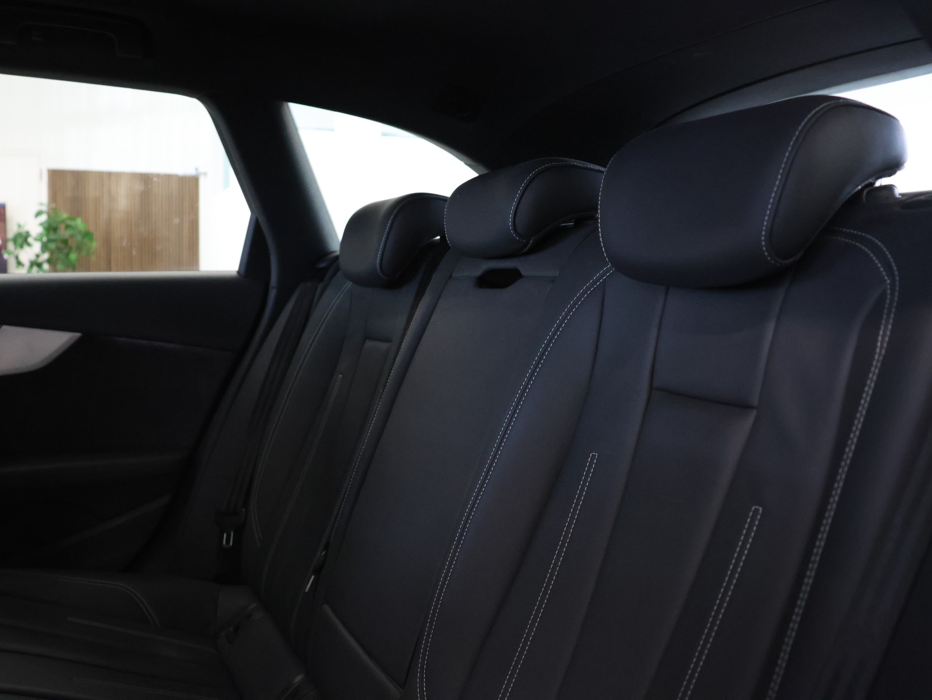 AUDI A4 Avant 2.0 TDI Sport quattro S-tronic *Sitzheizung* *Rückfahrkamera*-image-31