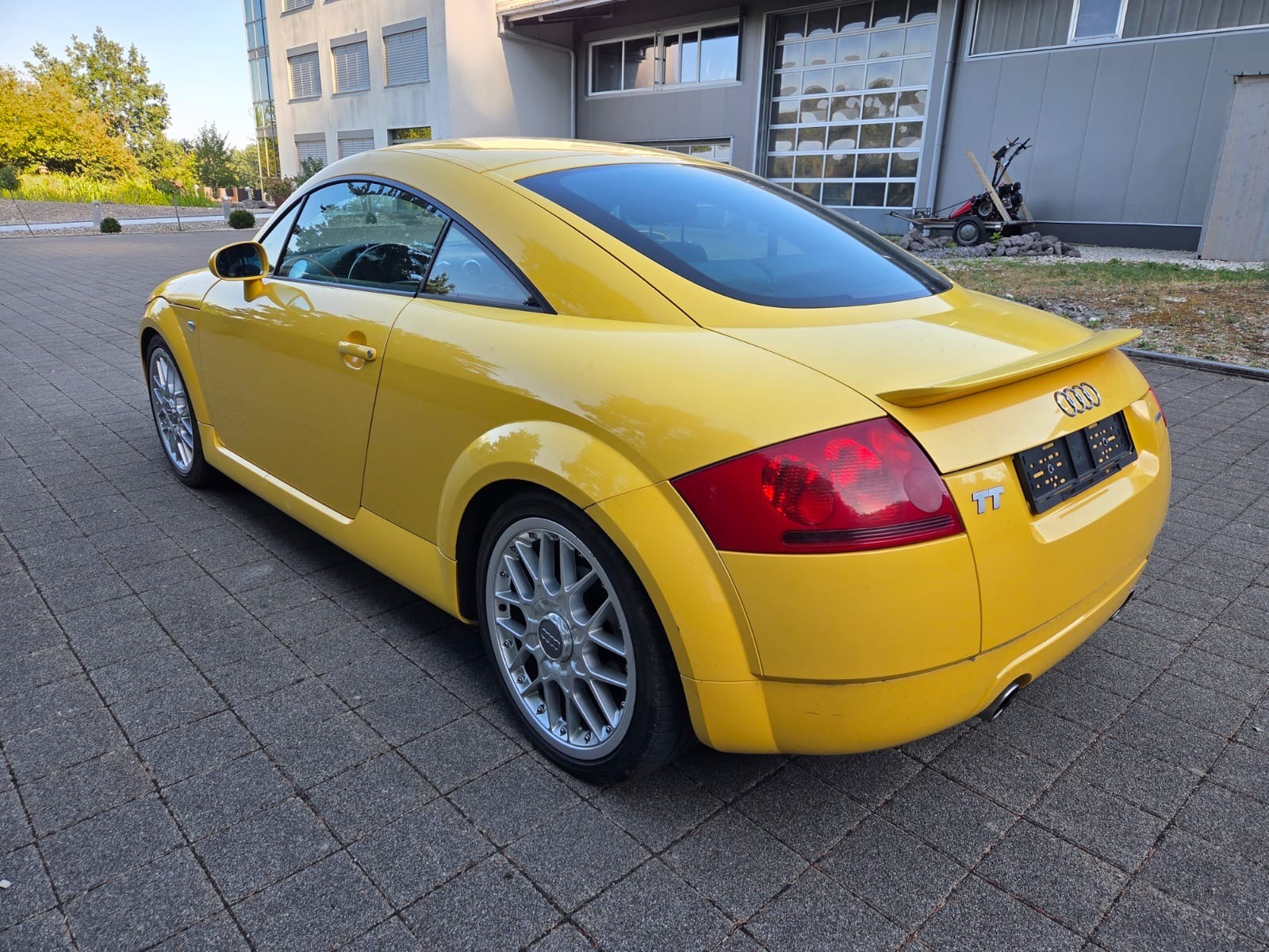 AUDI TT Coupé 1.8 T quattro-image-8