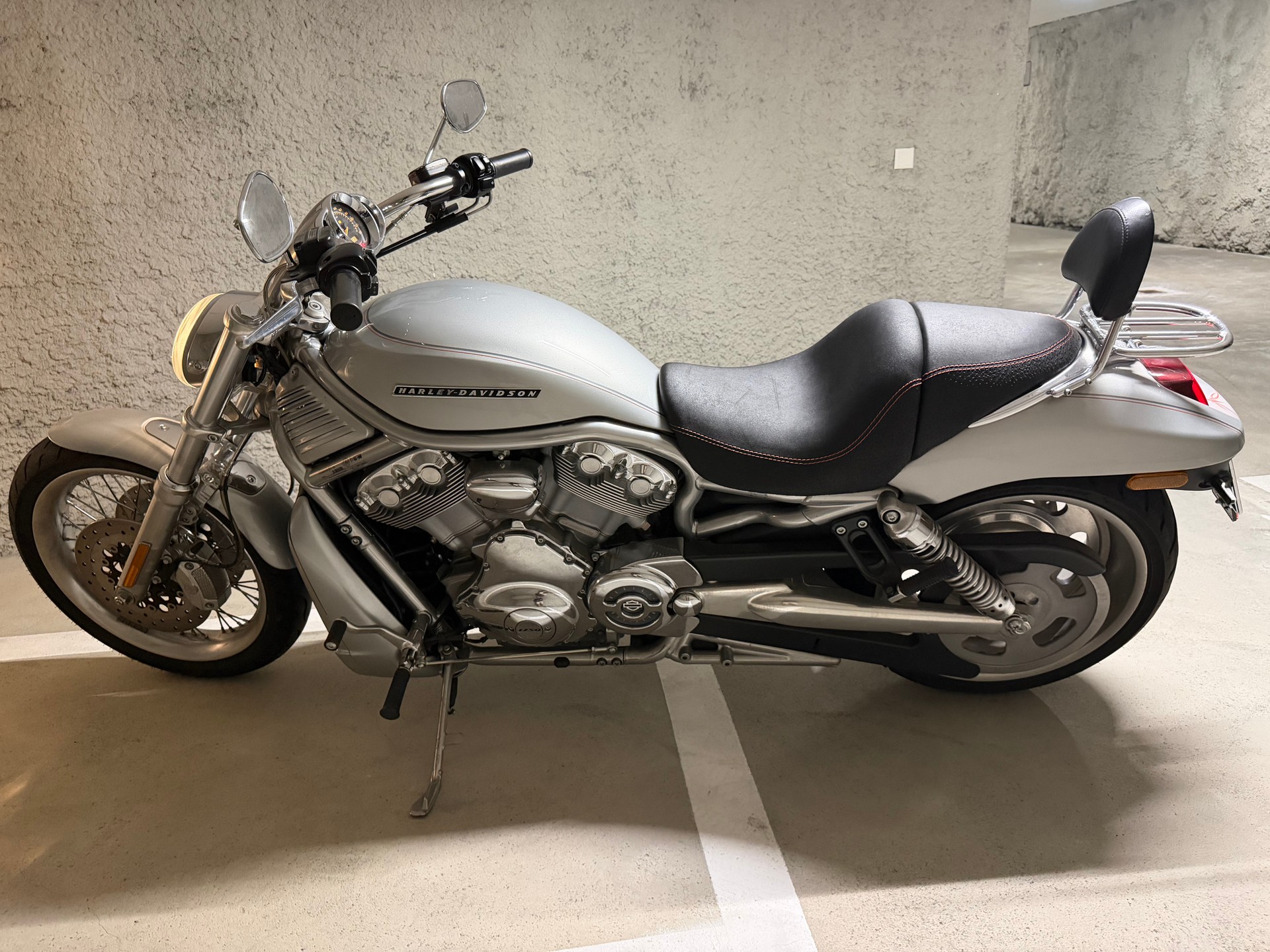 HARLEY-DAVIDSON VRSCAW V-Rod ABS-image-6