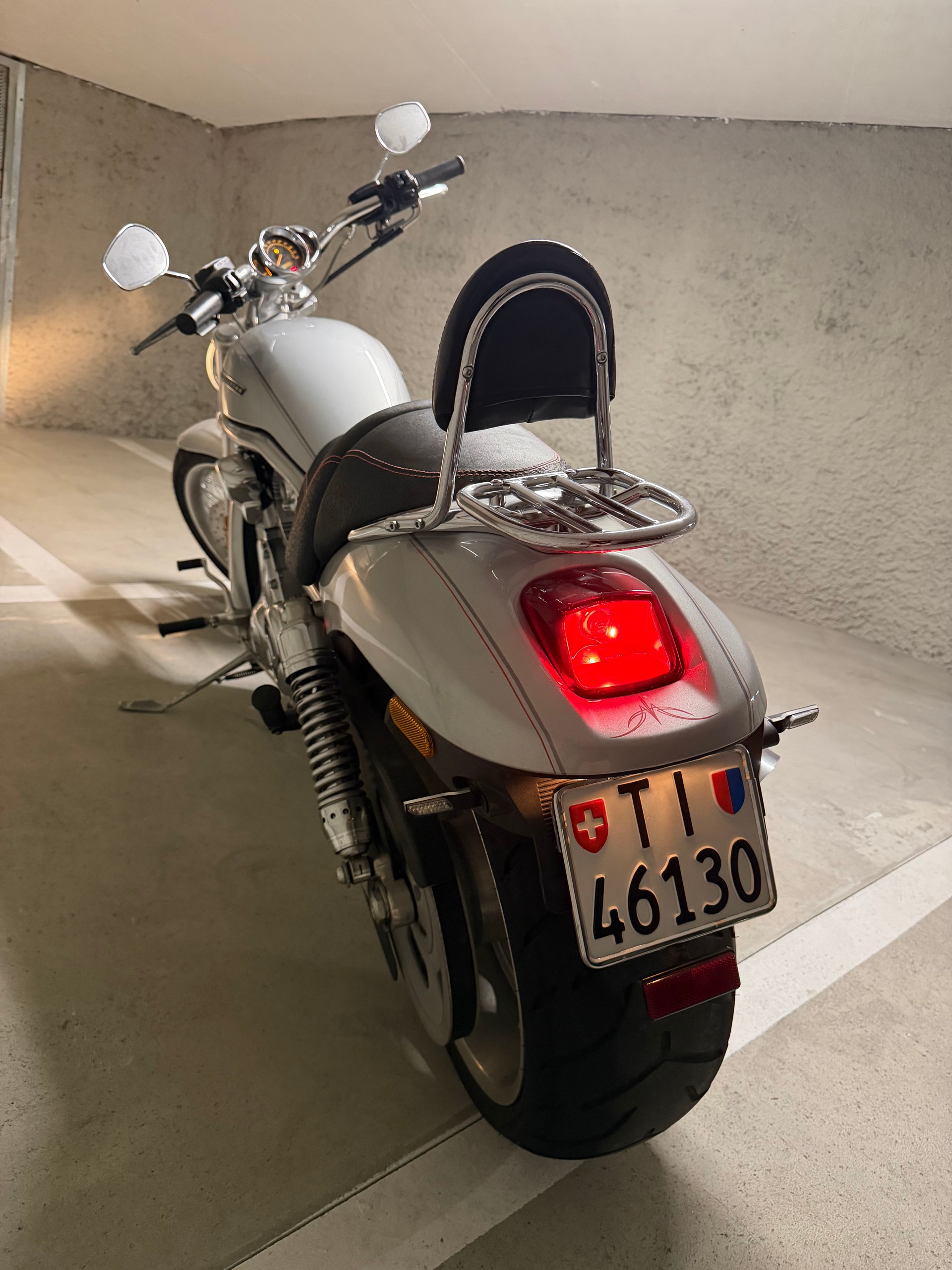 HARLEY-DAVIDSON VRSCAW V-Rod ABS-image-4