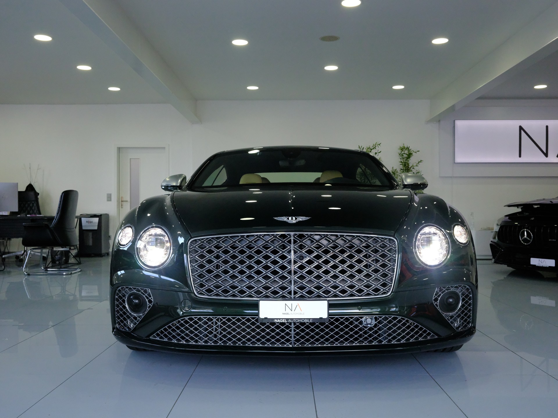BENTLEY Continental GT 4.0 V8 Mulliner-showroom-element-2