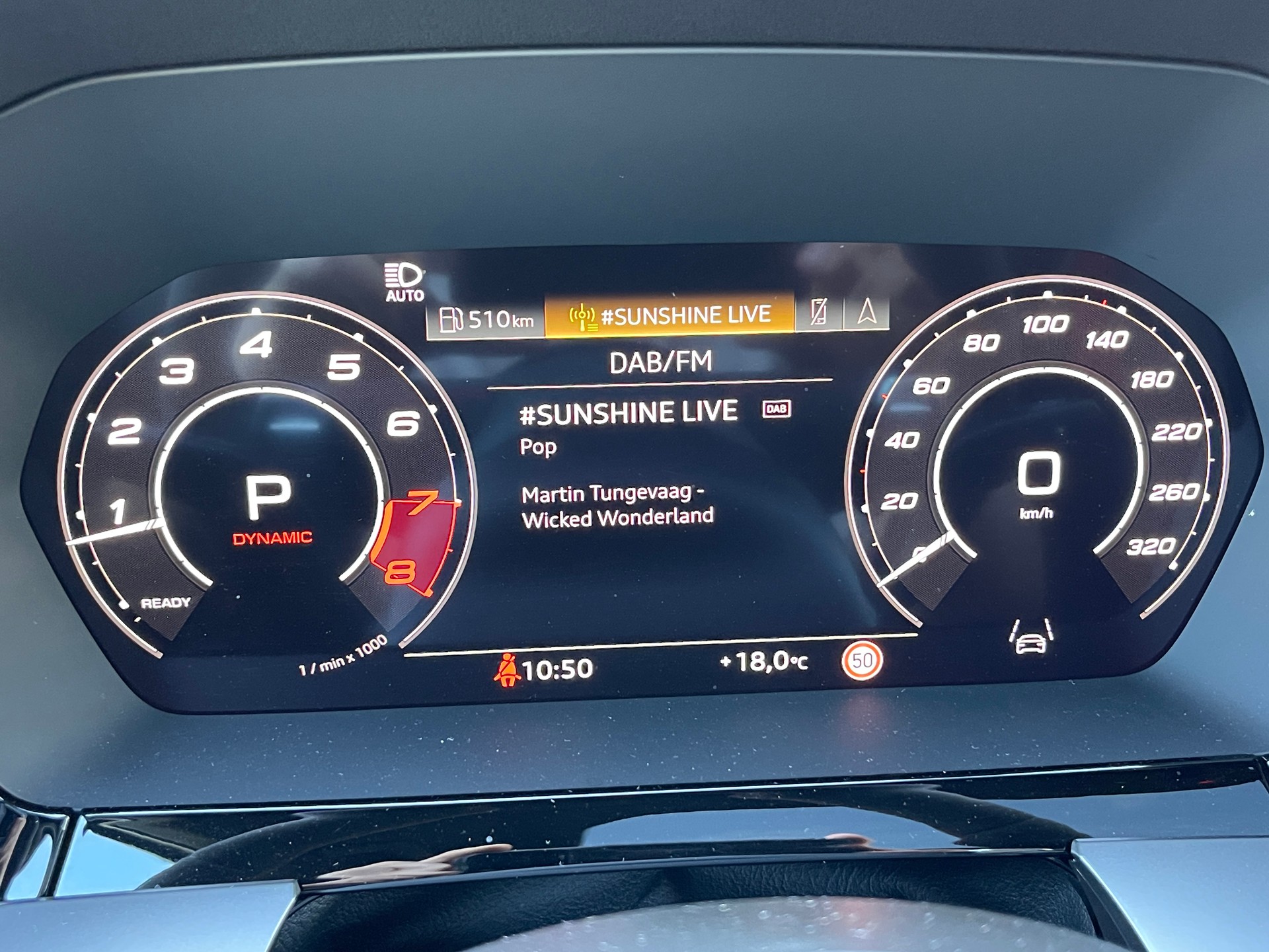 AUDI RS3 Sportback 2.5 TSI quattro S-tronic-image-25