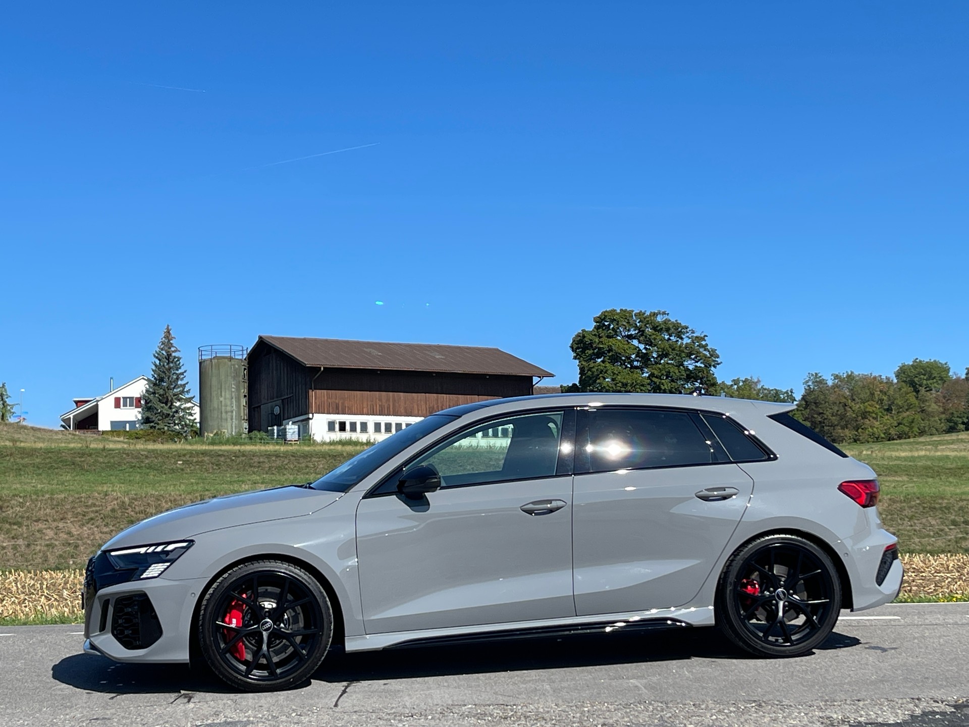 AUDI RS3 Sportback 2.5 TSI quattro S-tronic-showroom-element-1