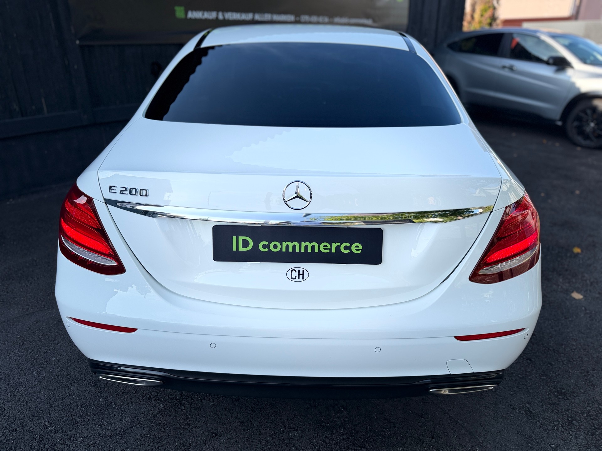 MERCEDES-BENZ E 200 Exclusive 9G-Tronic-image-6