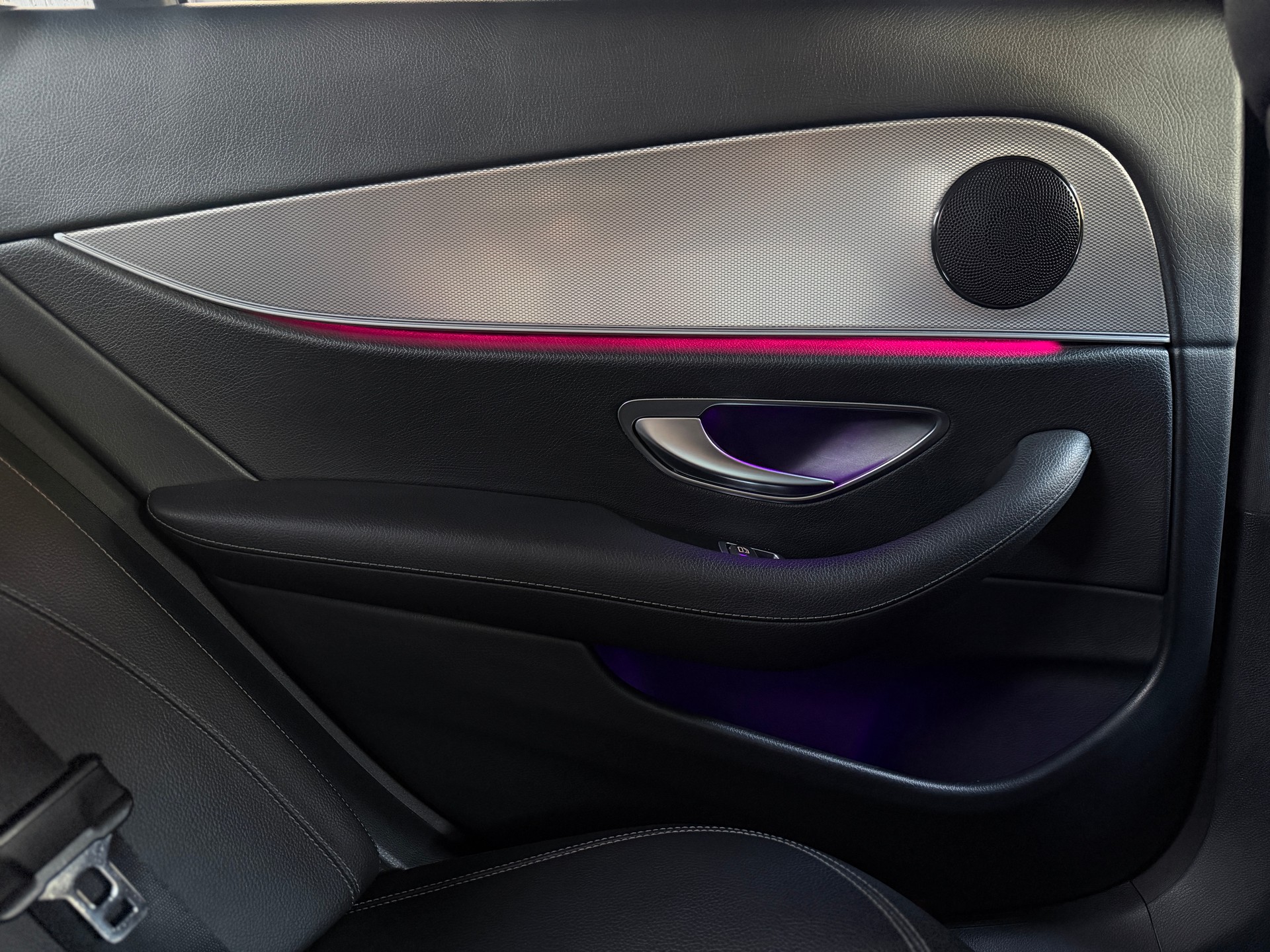 MERCEDES-BENZ E 200 Exclusive 9G-Tronic-image-25