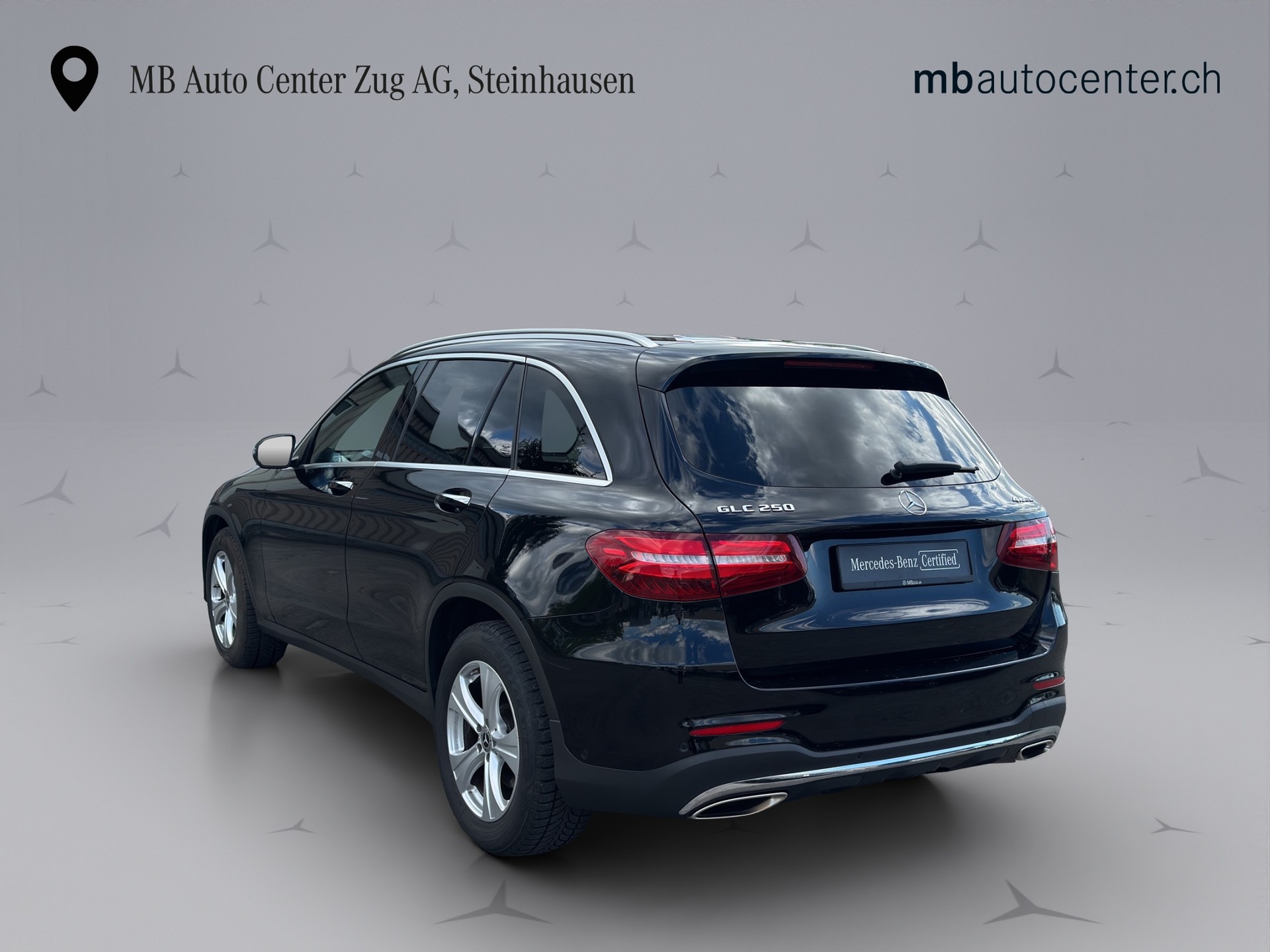 MERCEDES-BENZ GLC 250 AMG Line 4m-showroom-element-3