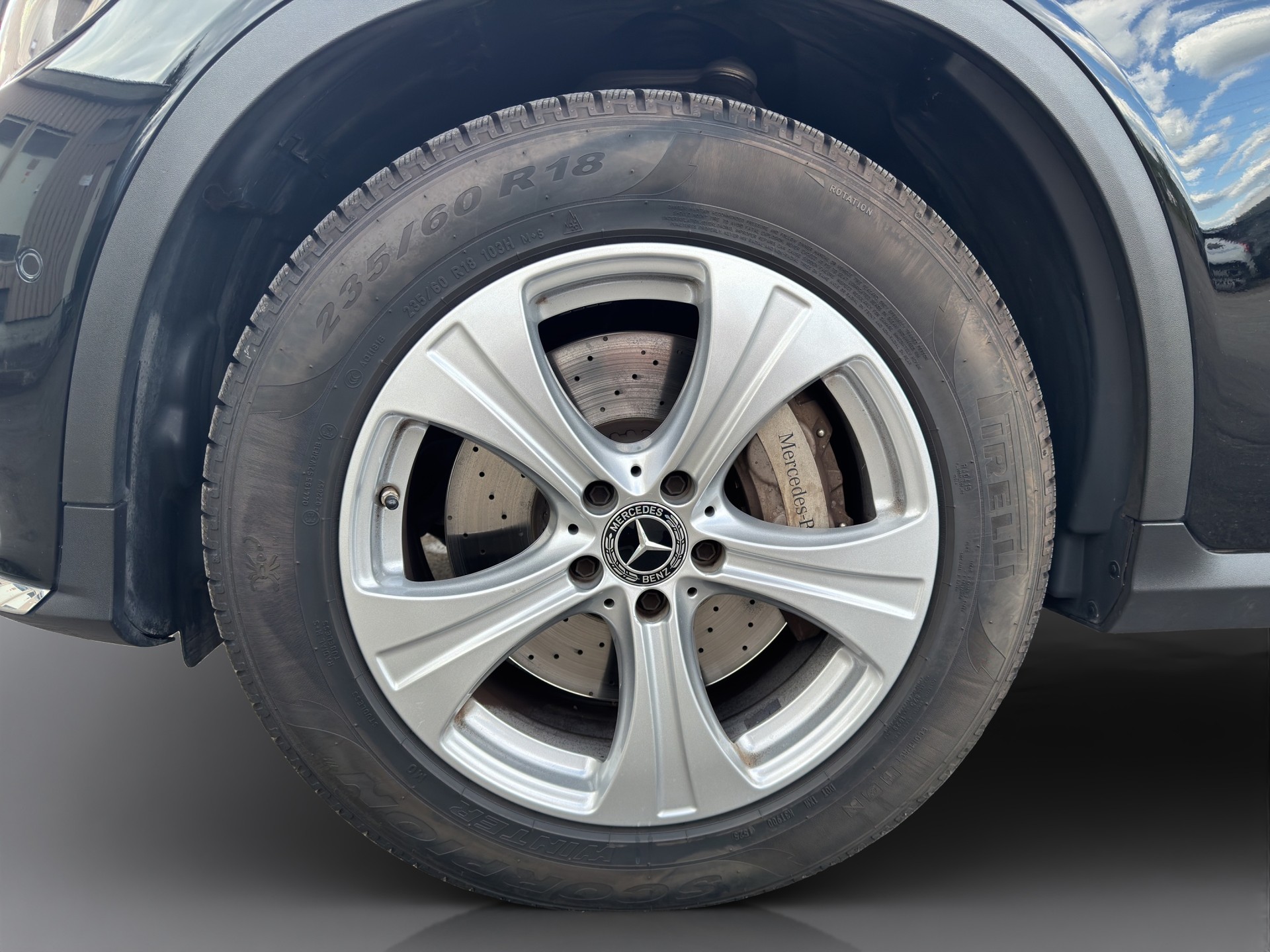MERCEDES-BENZ GLC 250 AMG Line 4m-showroom-element-2