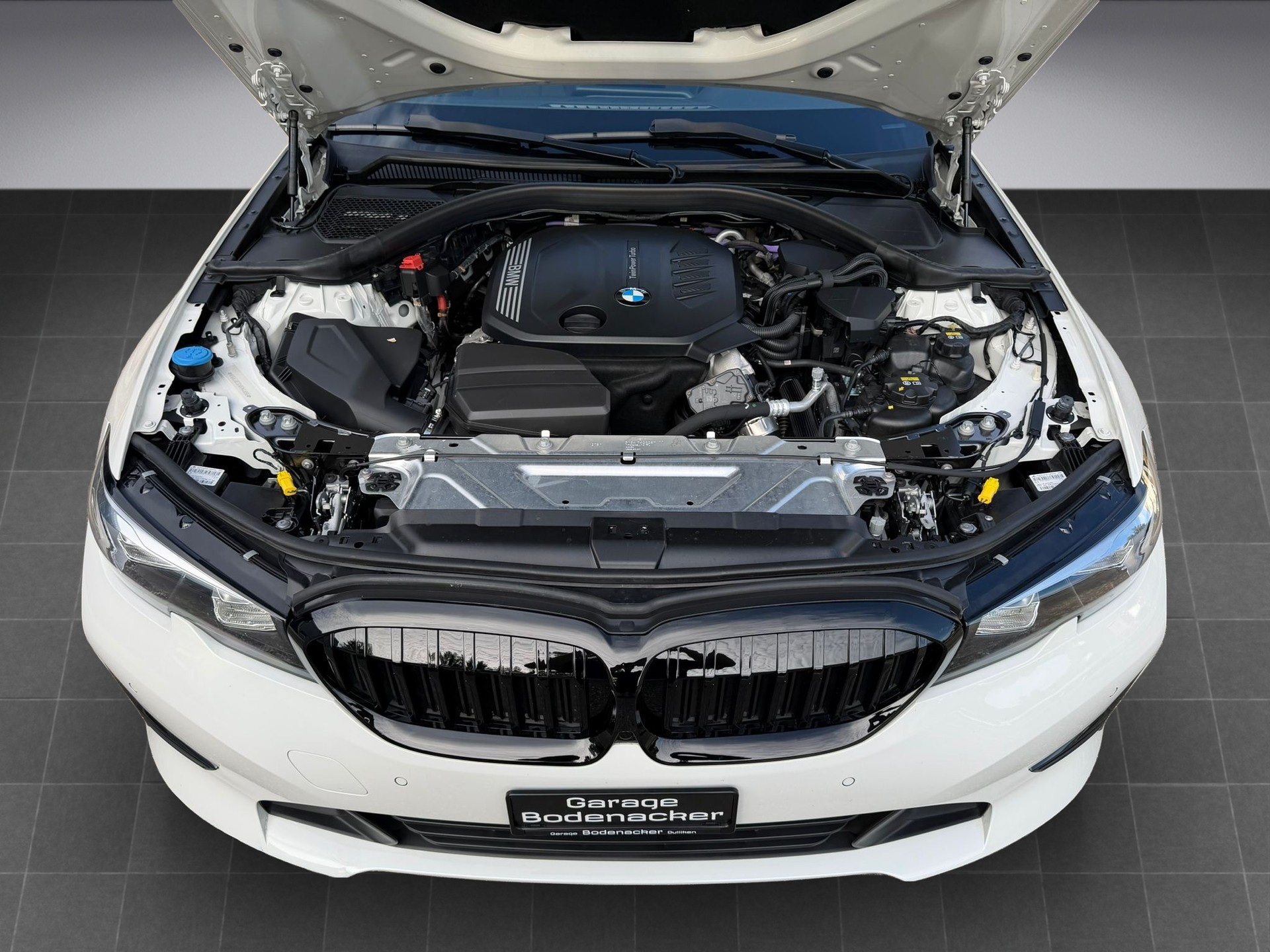 BMW 320d xDrive 48V Touring Steptronic * Diesel *-image-15