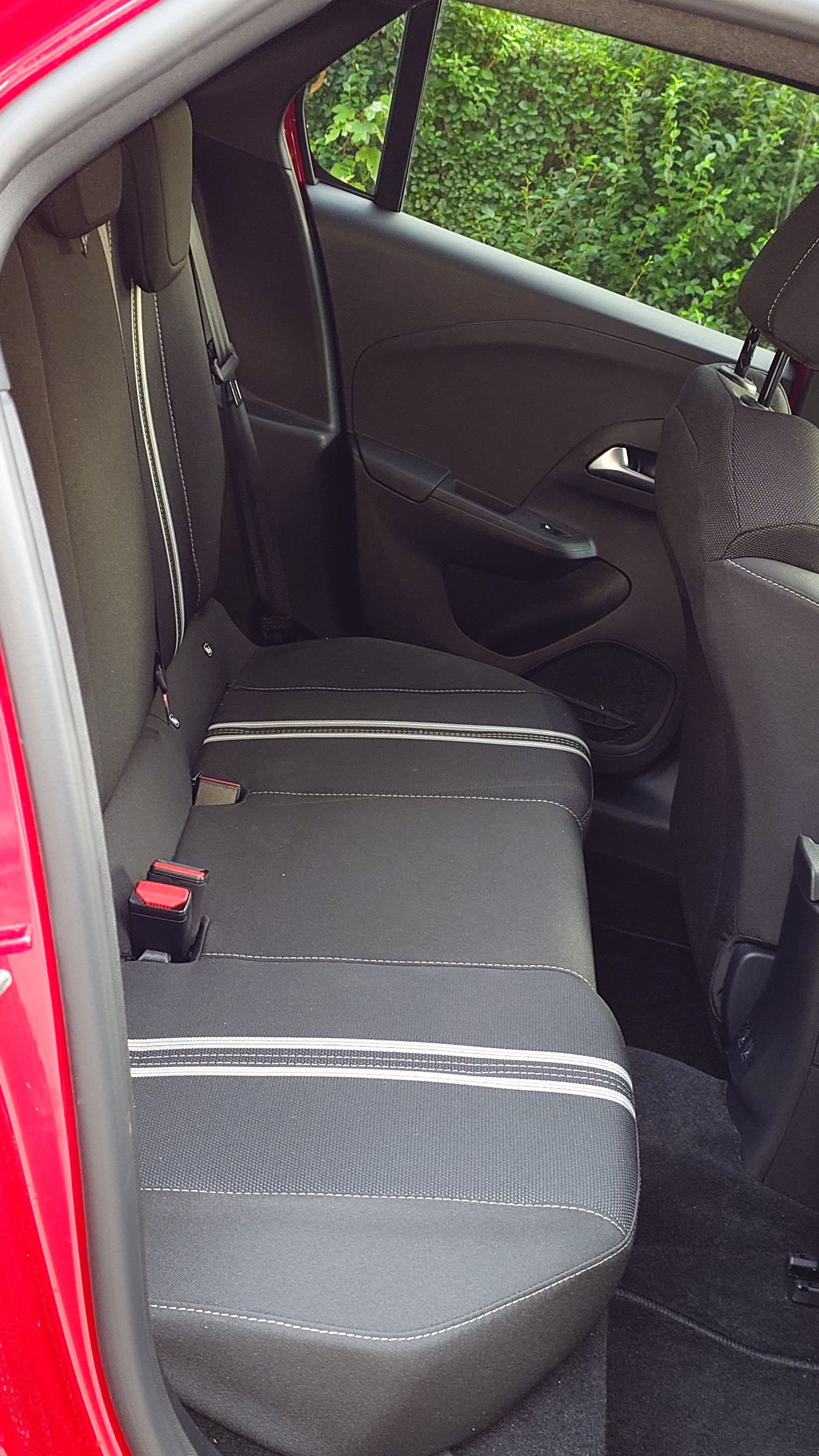 OPEL Corsa GS Komfortpaket, Infotainmentpaket, Winterpaket, Techpaket, Matrix LED, ACC, Sitz- Lenkradheizung, 8 Fach bereift-image-7