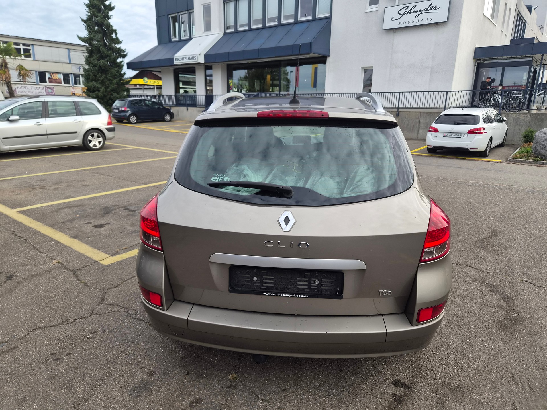 RENAULT Clio Grandtour 1.2 16V Turbo Exception-showroom-element-3