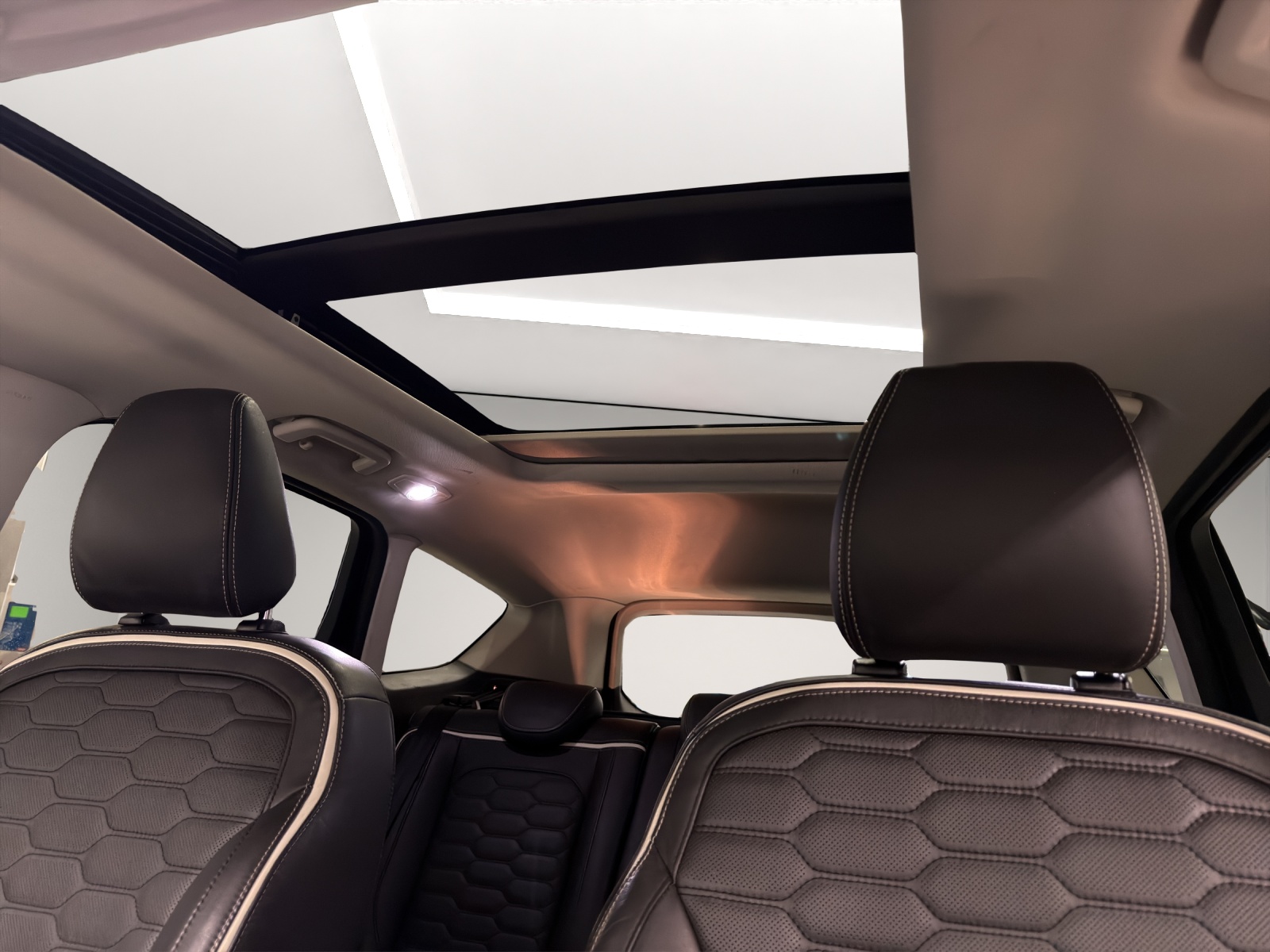 FORD Kuga 2.0 TDCi 180 Vignale FPS-image-15
