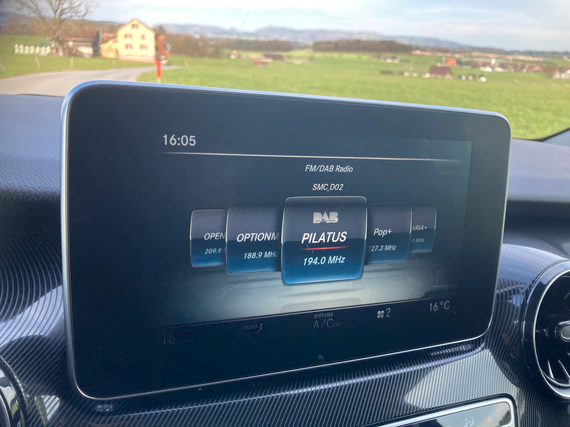 MERCEDES-BENZ V 220 d lang 9G-Tronic-image-13