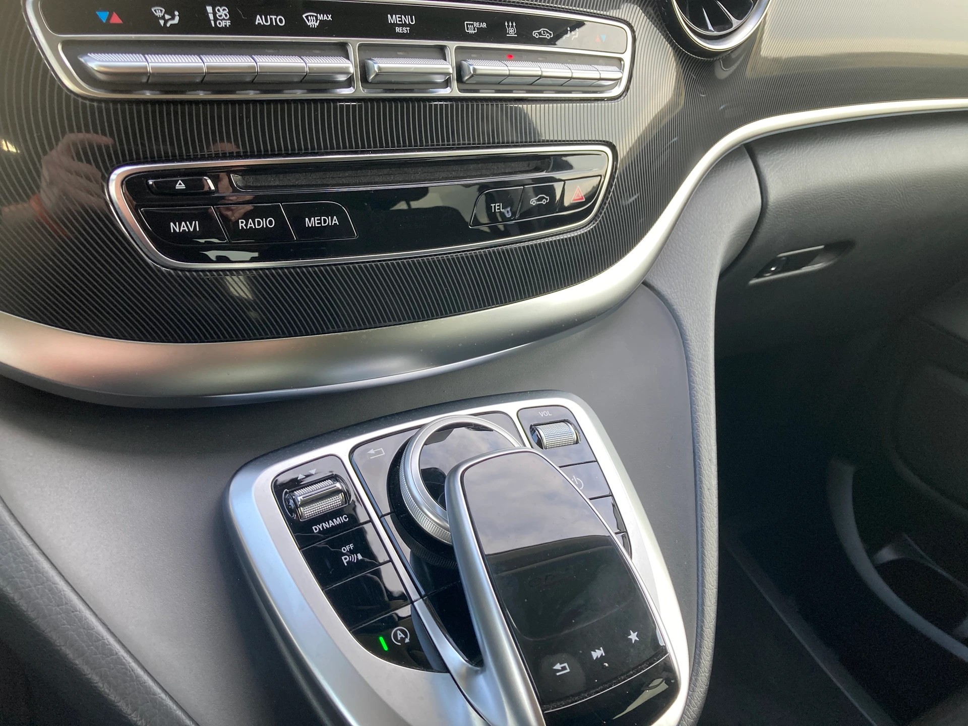 MERCEDES-BENZ V 220 d lang 9G-Tronic-image-14