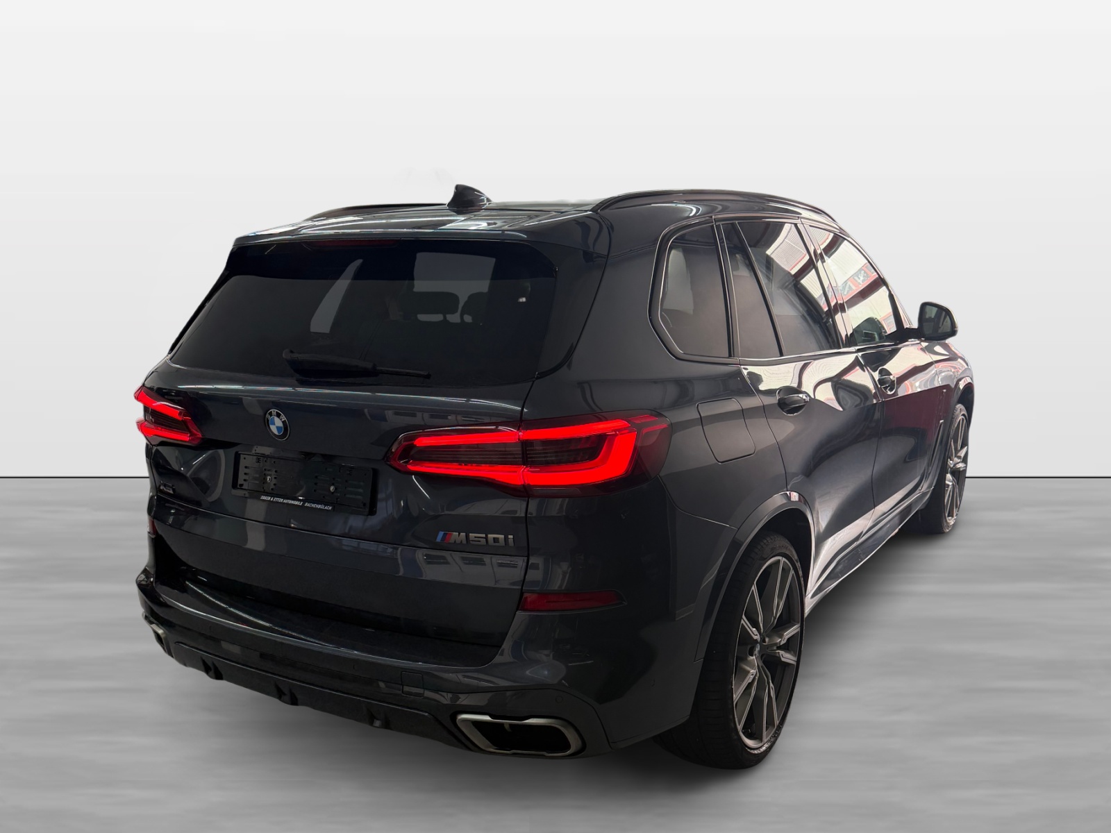BMW X5 xDrive M50i Steptronic-image-6