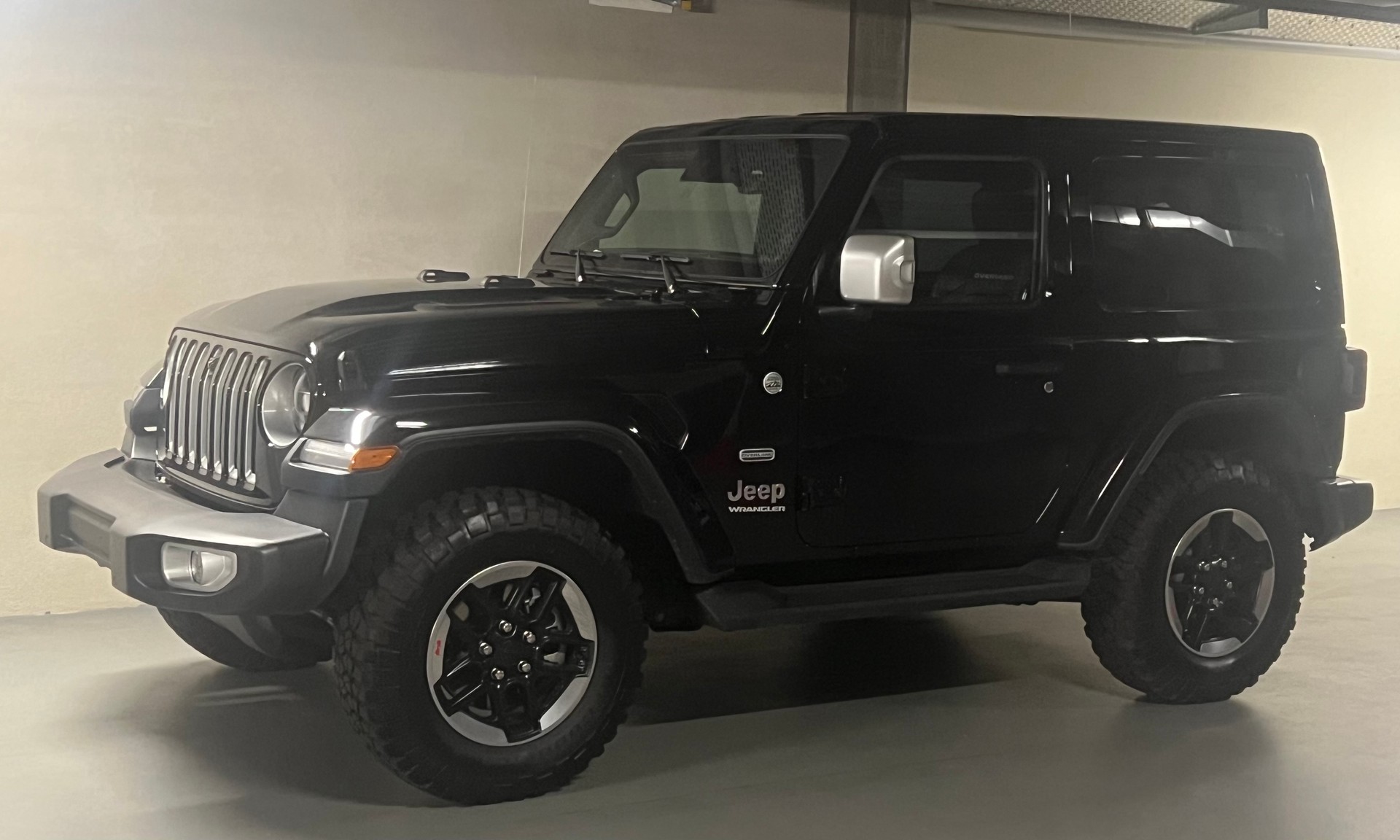 JEEP Wrangler 2.0 Overland Automatic-showroom-element-1