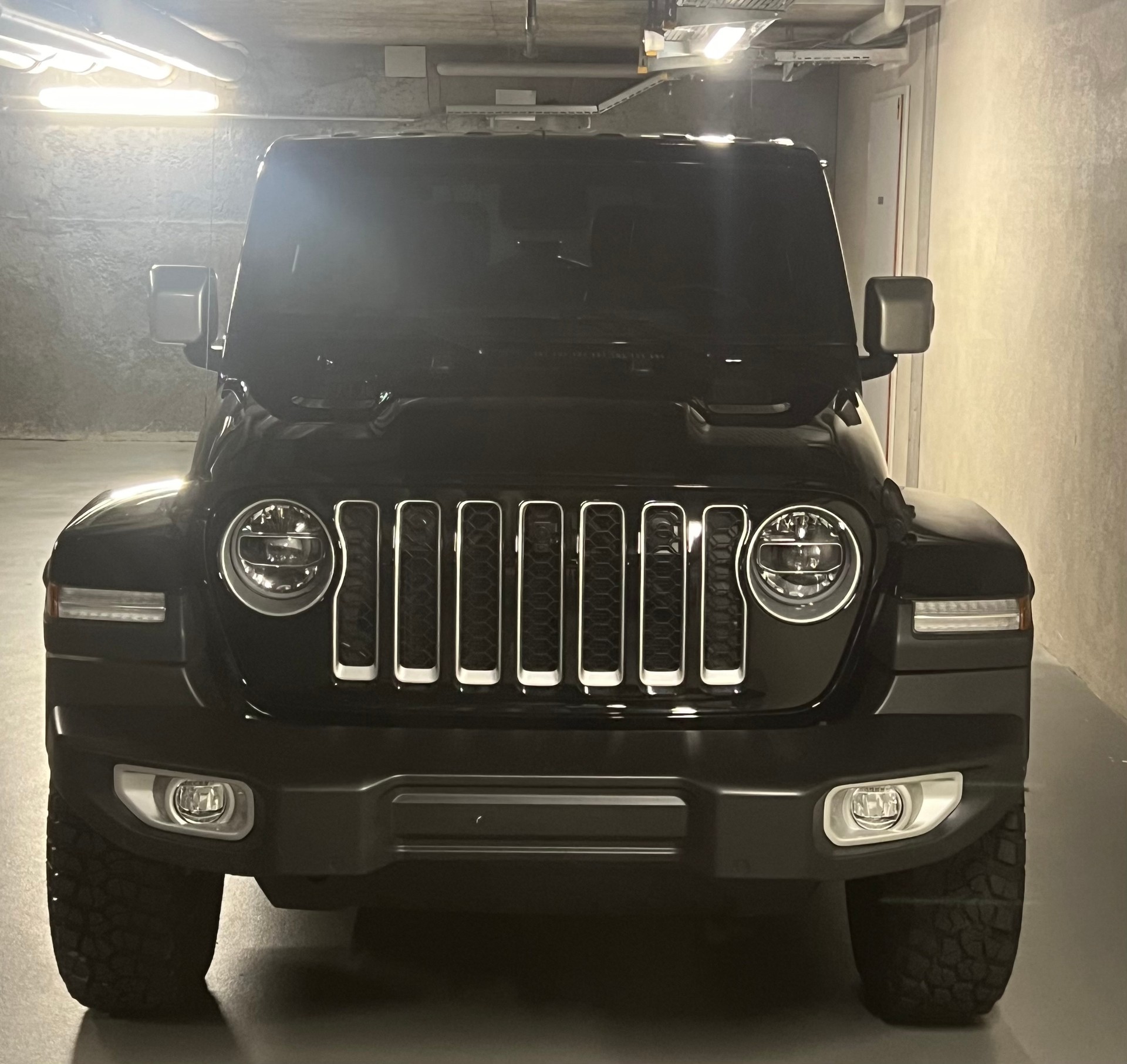 JEEP Wrangler 2.0 Overland Automatic-image-6