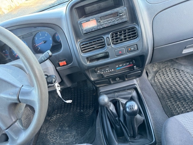 NISSAN NP300 4x4 King Cab-image-7