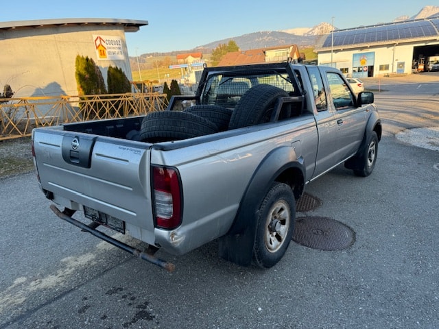 NISSAN NP300 4x4 King Cab-image-3