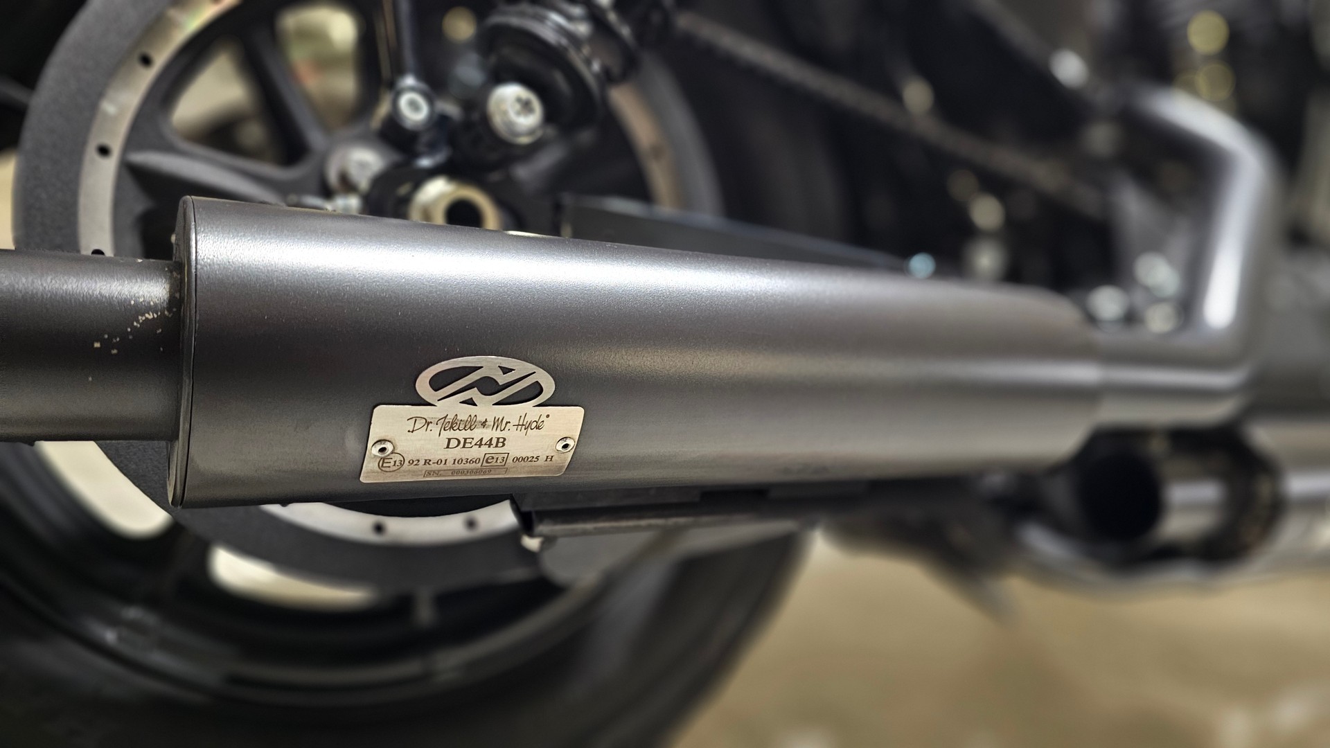 HARLEY-DAVIDSON XL 1200 NS Iron ABS-image-6
