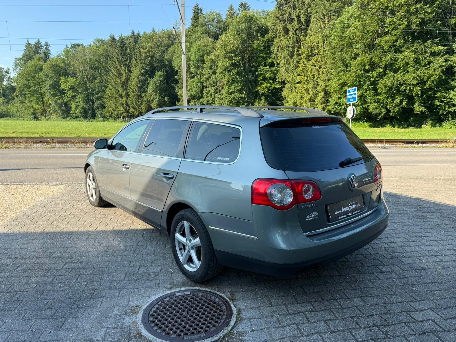 VW Passat Variant 2.0 TDI Comfortline 4Motion-image-8