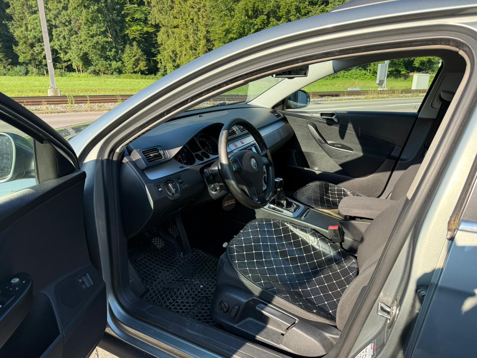 VW Passat Variant 2.0 TDI Comfortline 4Motion-image-11