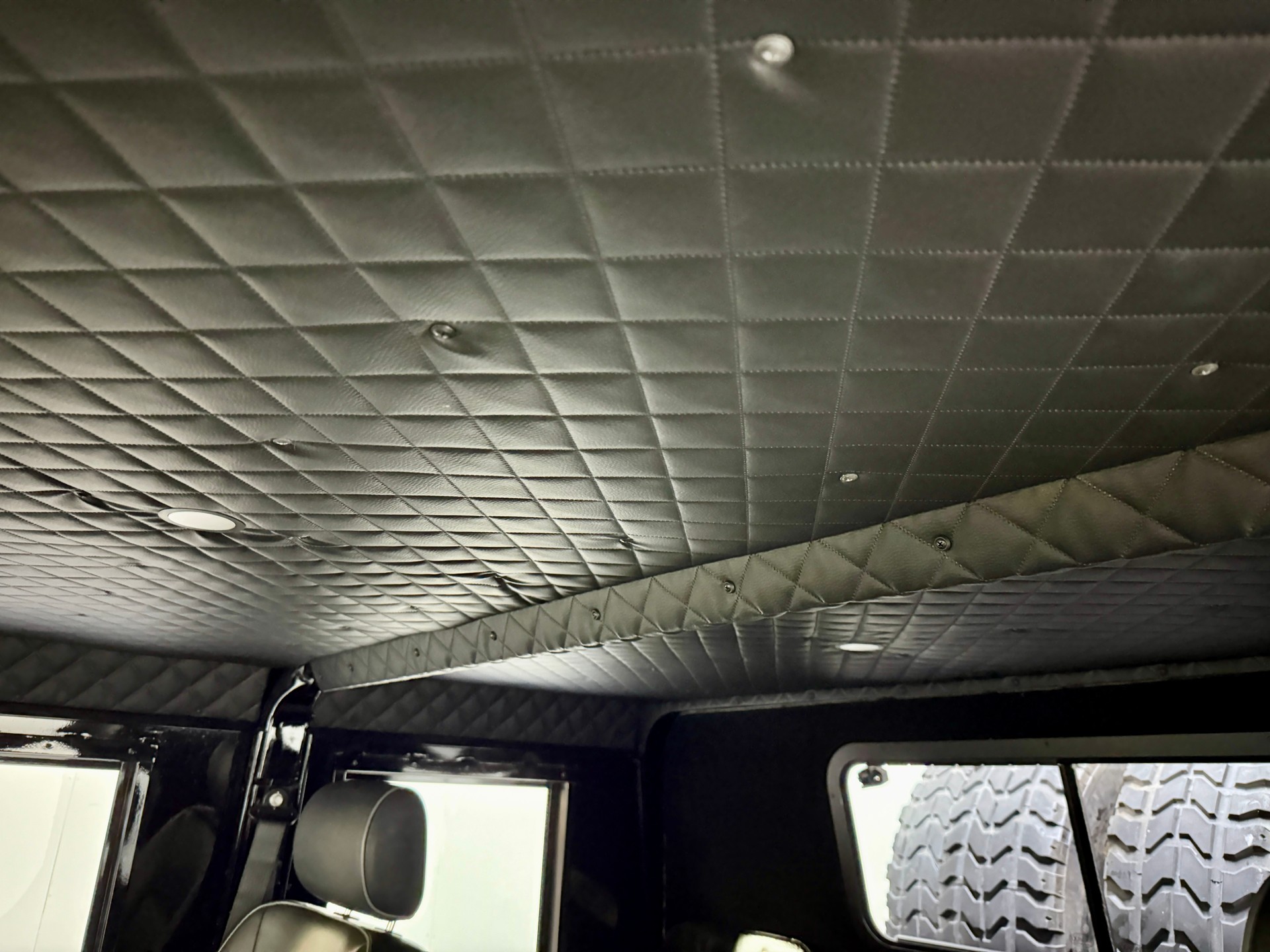 HUMMER H1 6.2 L V8 Diesel-image-12