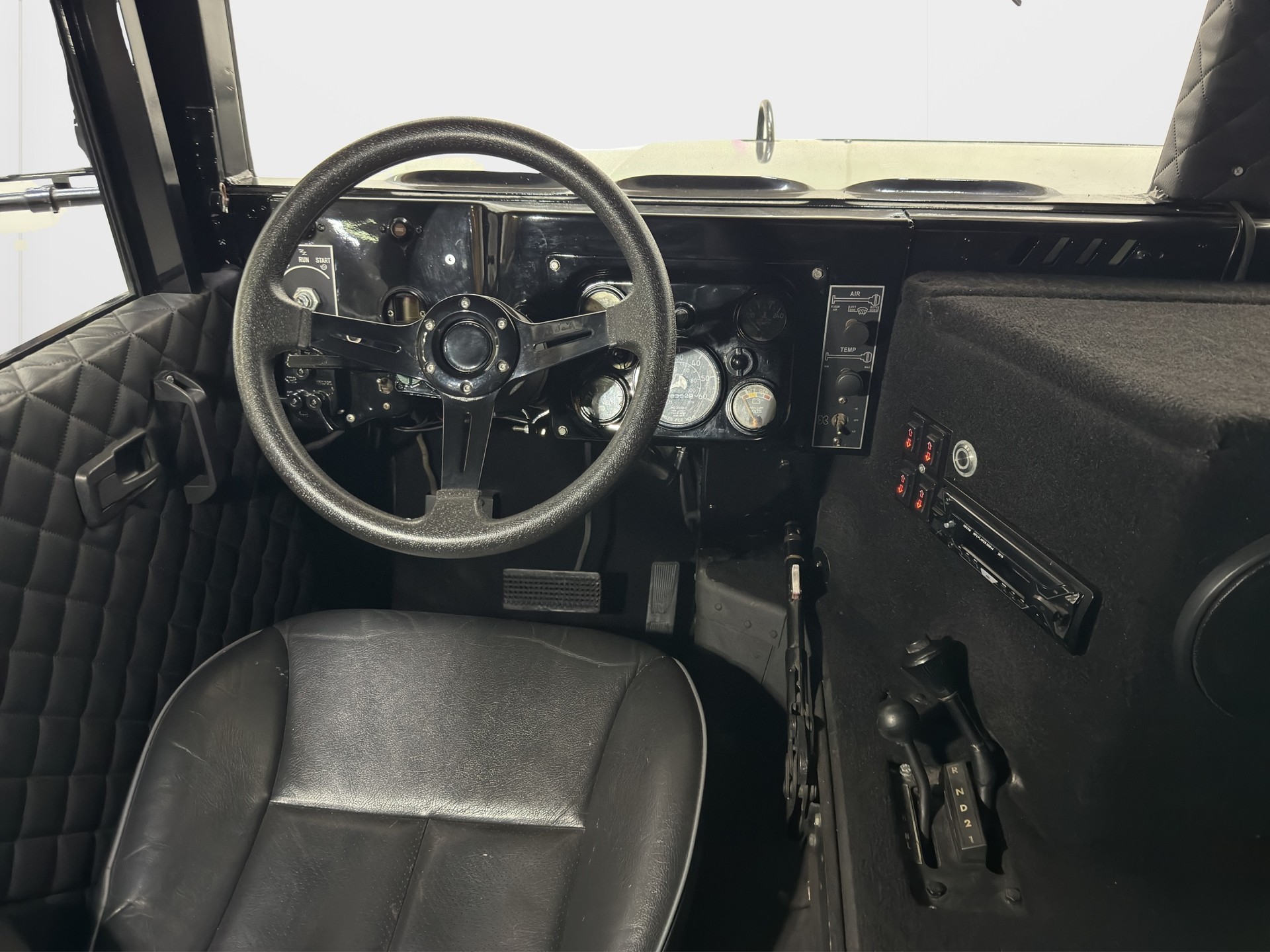 HUMMER H1 6.2 L V8 Diesel-image-14
