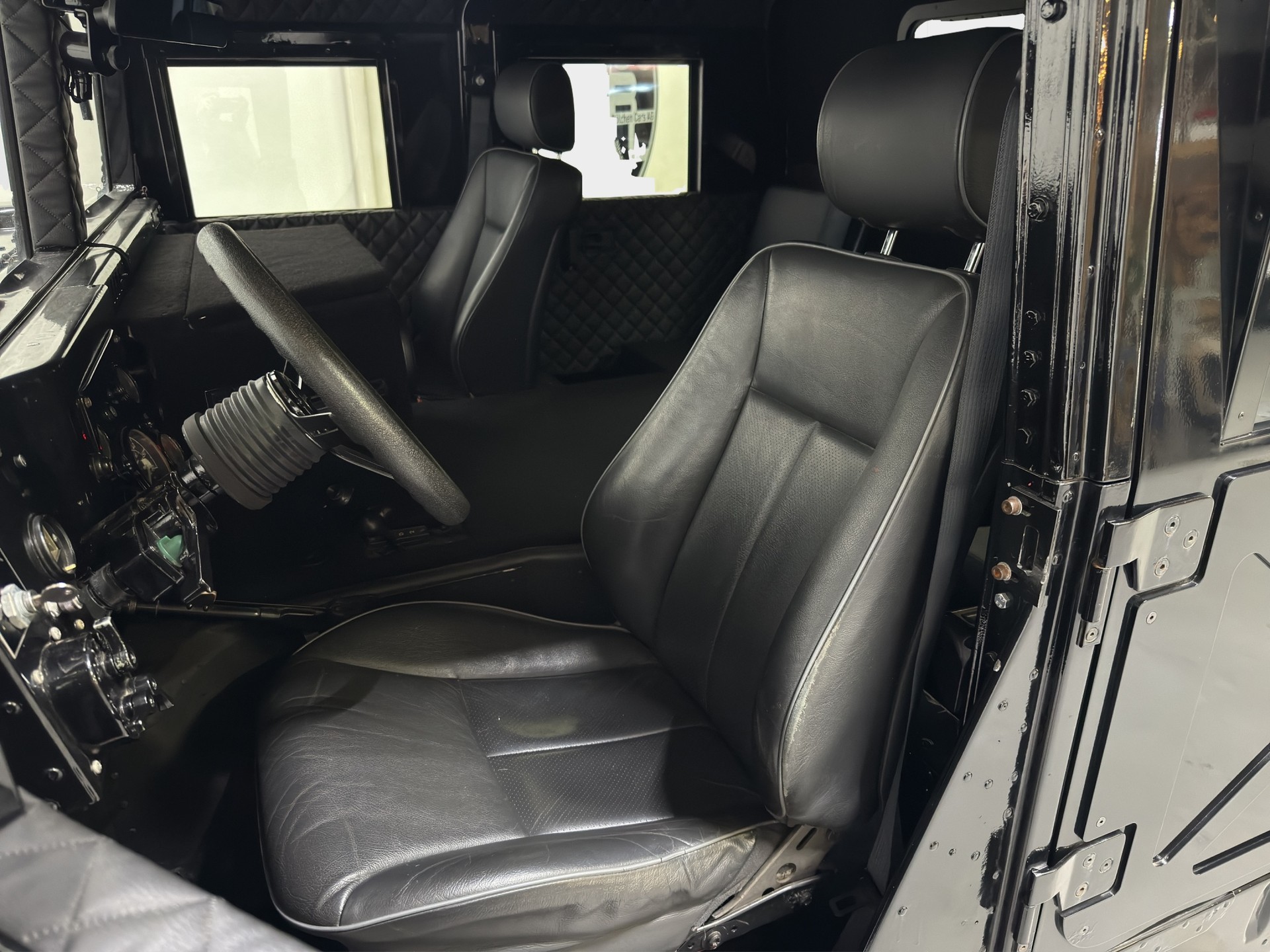 HUMMER H1 6.2 L V8 Diesel-image-11